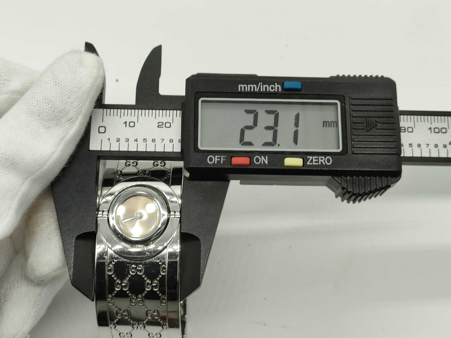 GUCCI GG Pattern Bangle Watch 112 Undying Women's Watch
