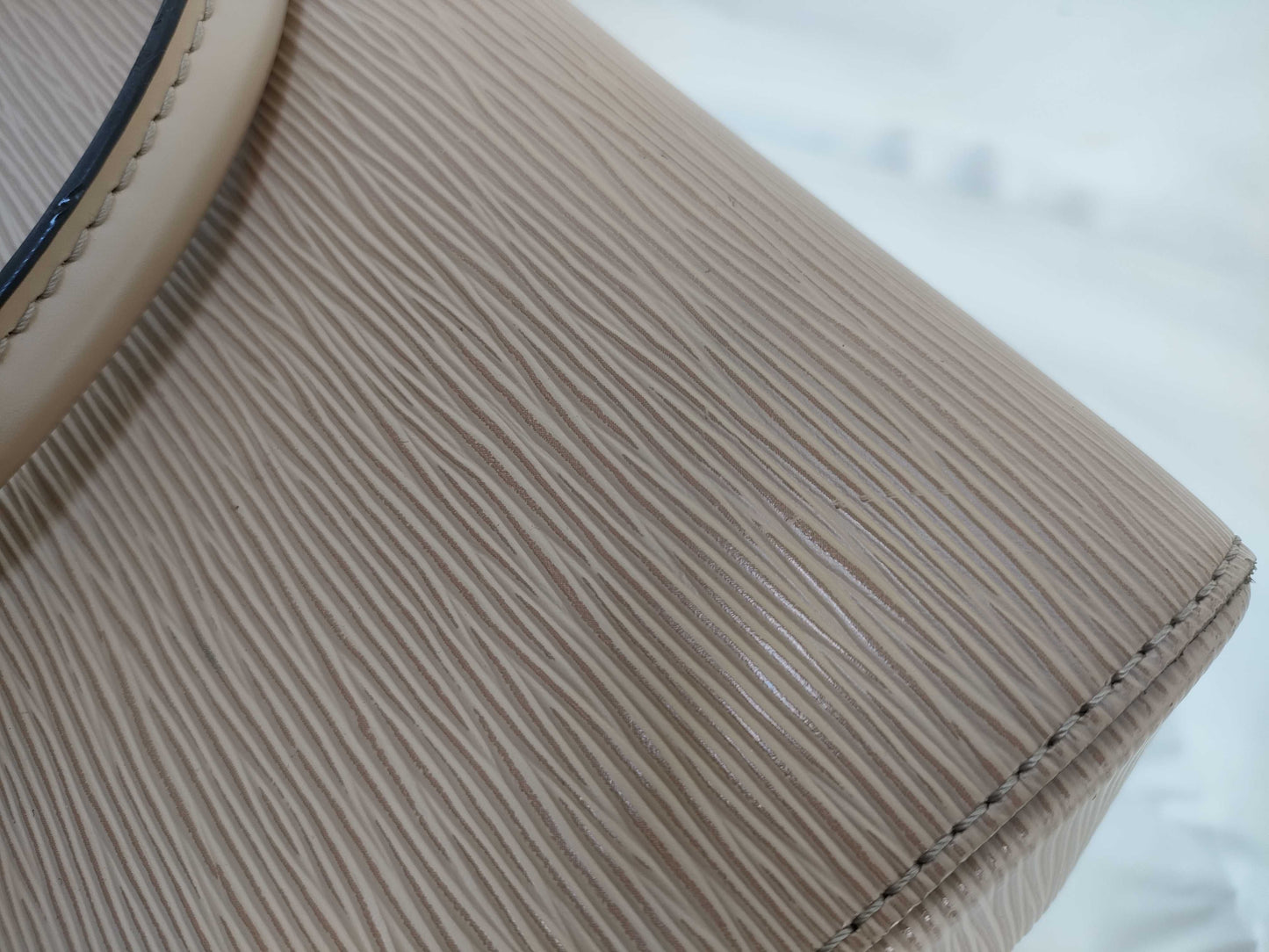 LOUIS VUITTON M94376 Epi Leather Sufflot MM Handbag 