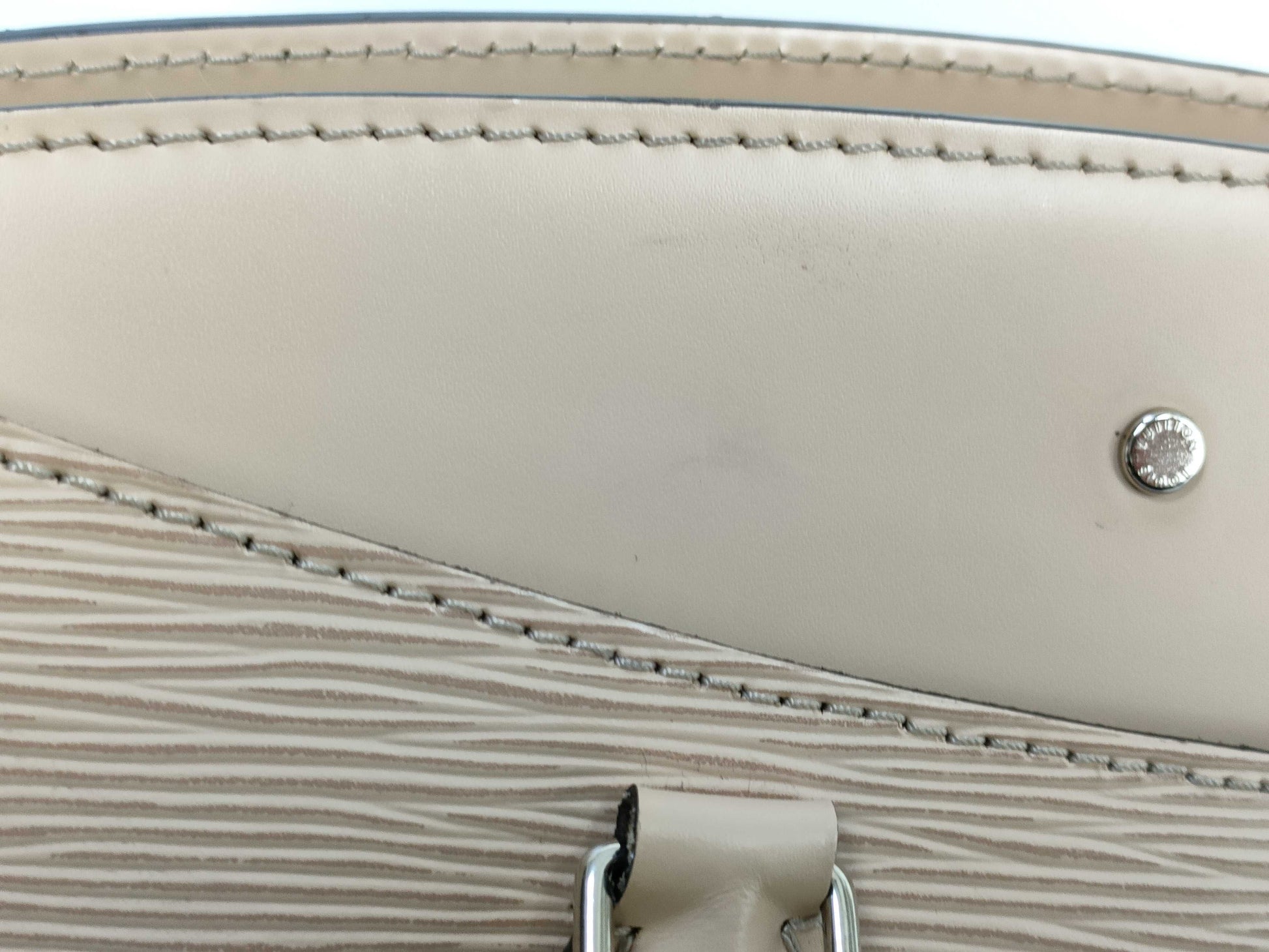 LOUIS VUITTON M94376 Epi Leather Sufflot MM Handbag 