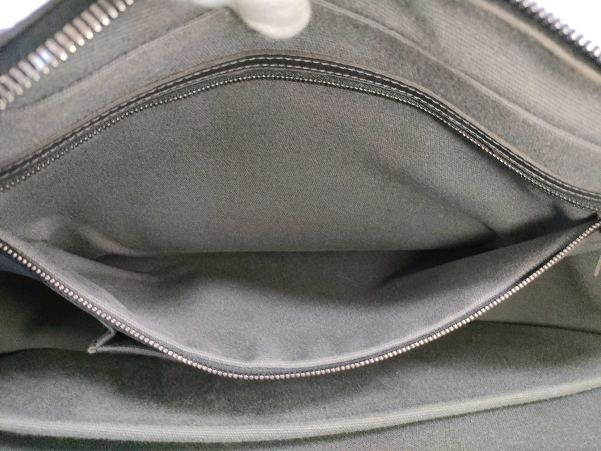 LOUIS VUITTON [Model Number] M97019 Utah Acoma Basalt Business Bag 