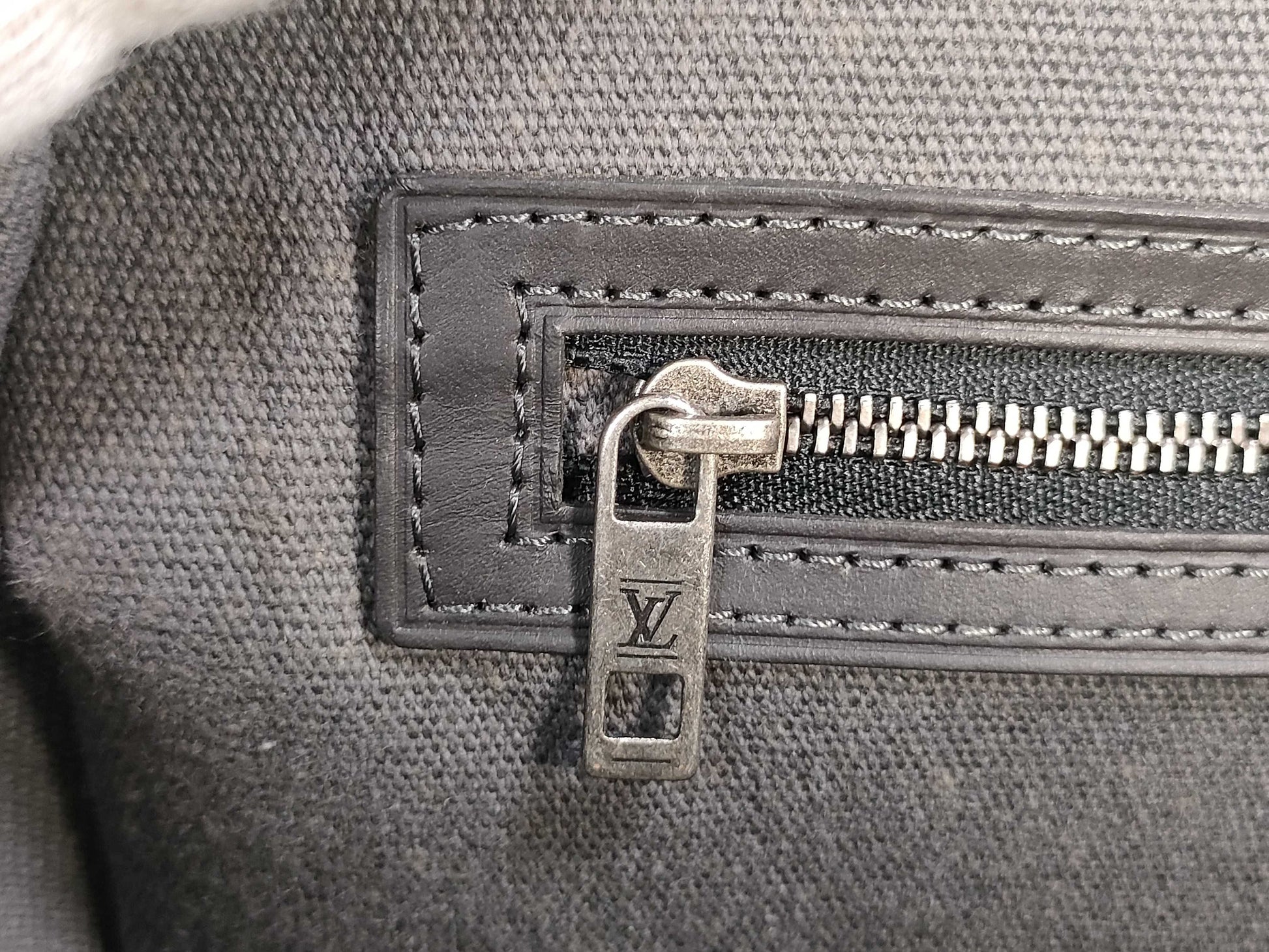 LOUIS VUITTON [Model Number] M97019 Utah Acoma Basalt Business Bag 