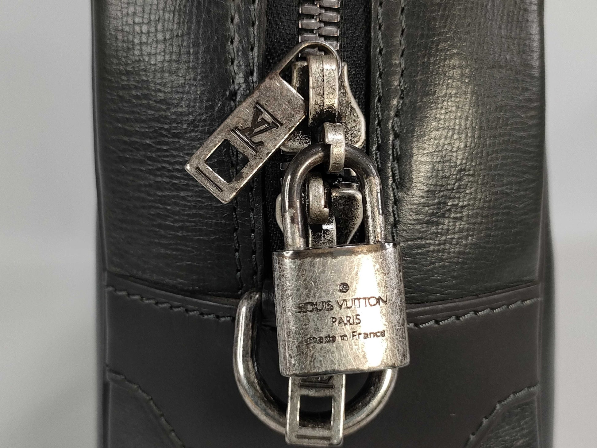 LOUIS VUITTON [Model Number] M97019 Utah Acoma Basalt Business Bag 