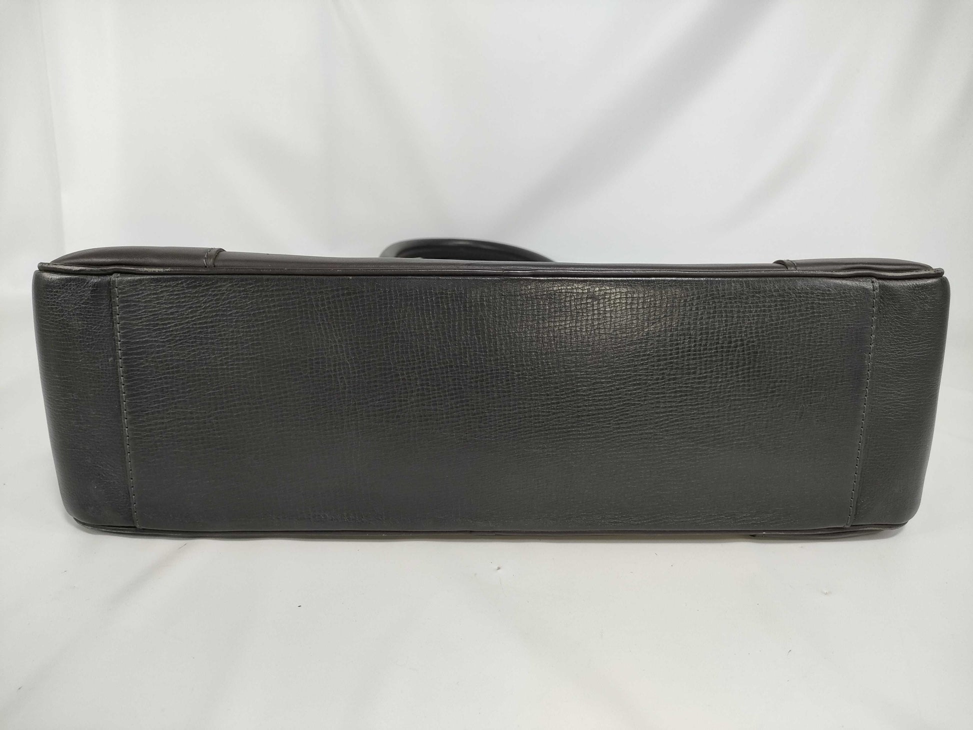 LOUIS VUITTON [Model Number] M97019 Utah Acoma Basalt Business Bag 