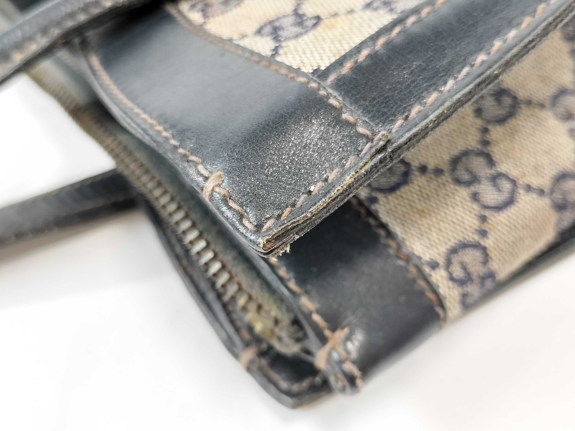 GUCCI GG Canvas Handbag