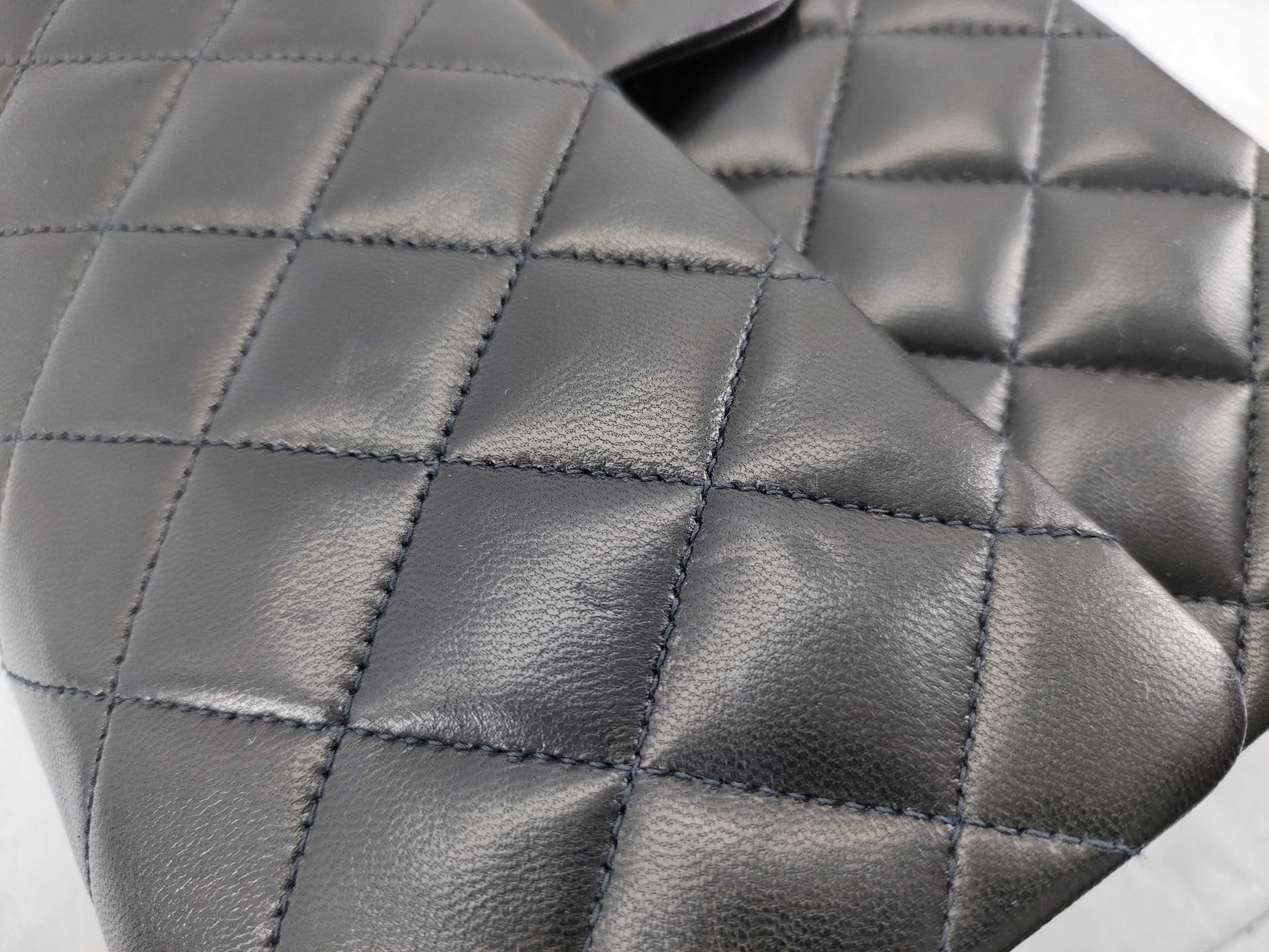 CHANEL [With sticker card] No. 3 Lambskin Matelasse 25 Shoulder Bag