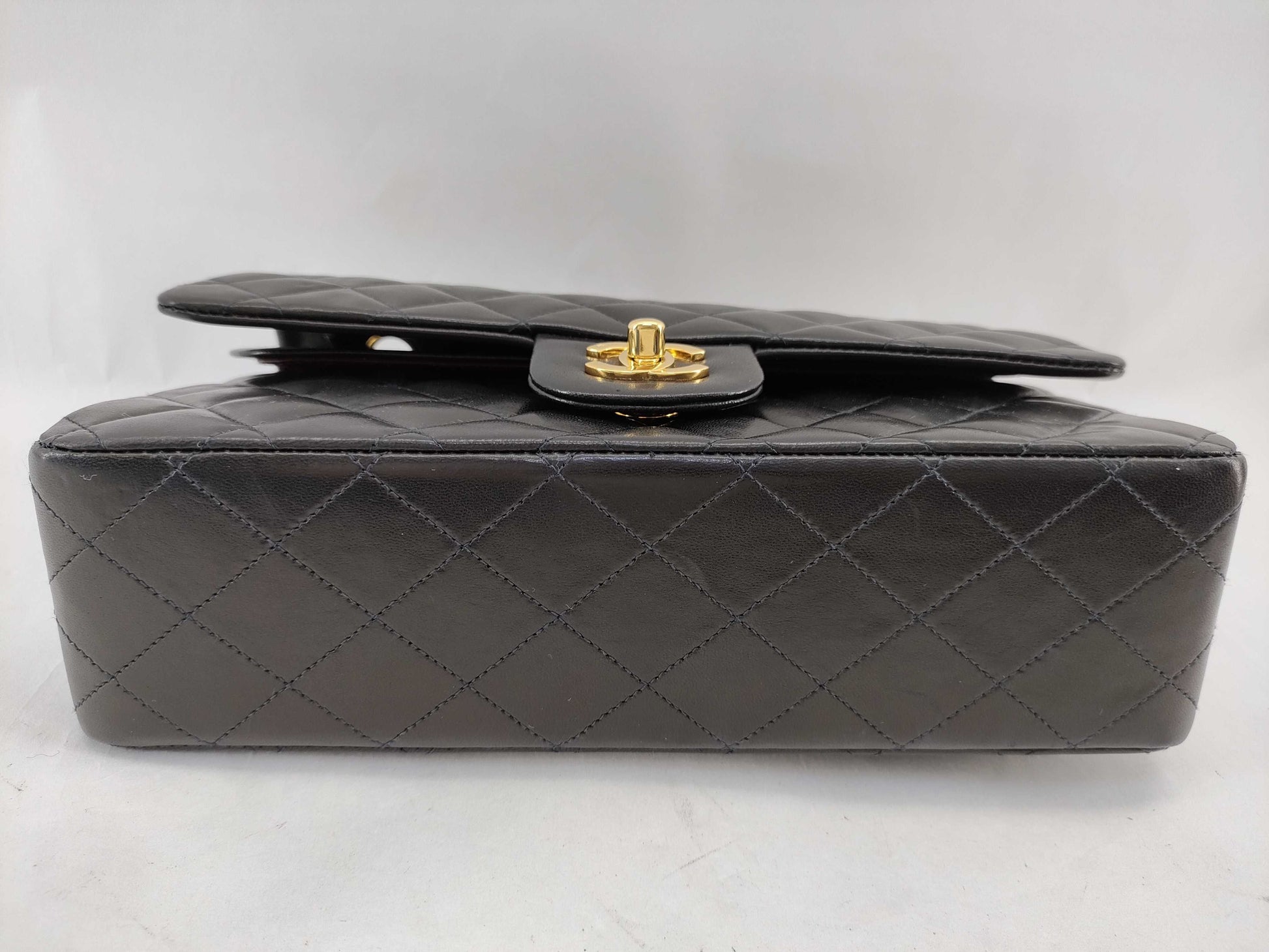 CHANEL [With sticker card] No. 3 Lambskin Matelasse 25 Shoulder Bag