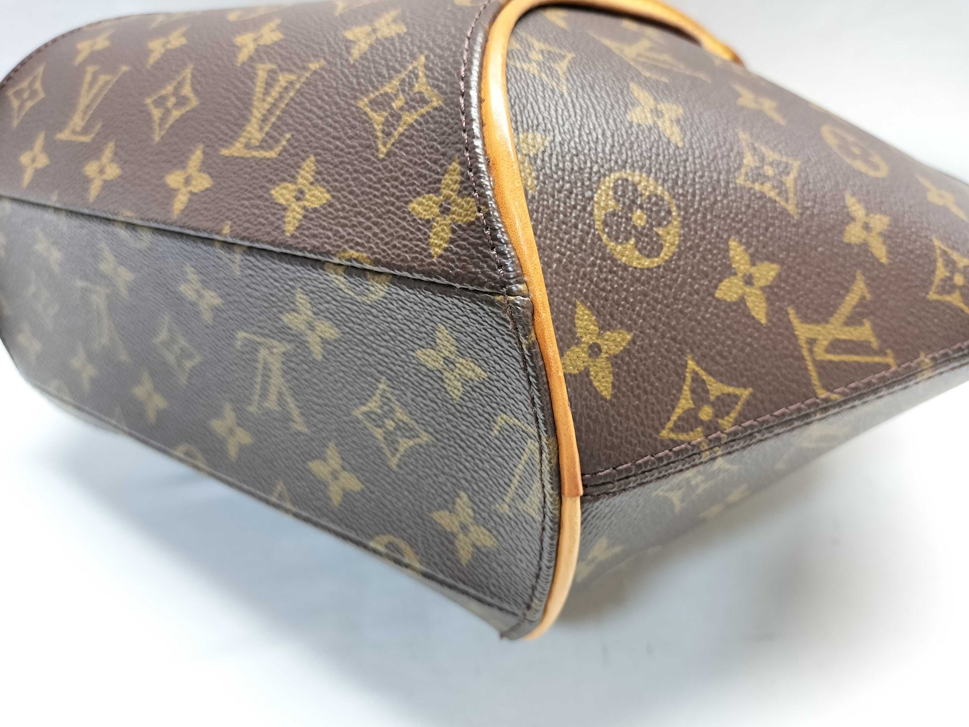 LOUIS VUITTON M51126 Monogram Ellipse MM Handbag