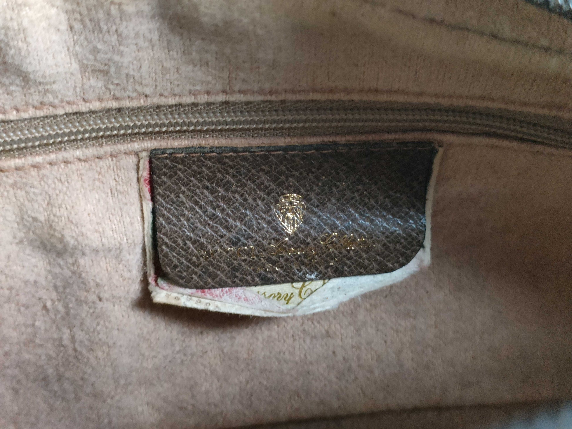 GUCCI GG Supreme PVC Old One-Shoulder Handbag