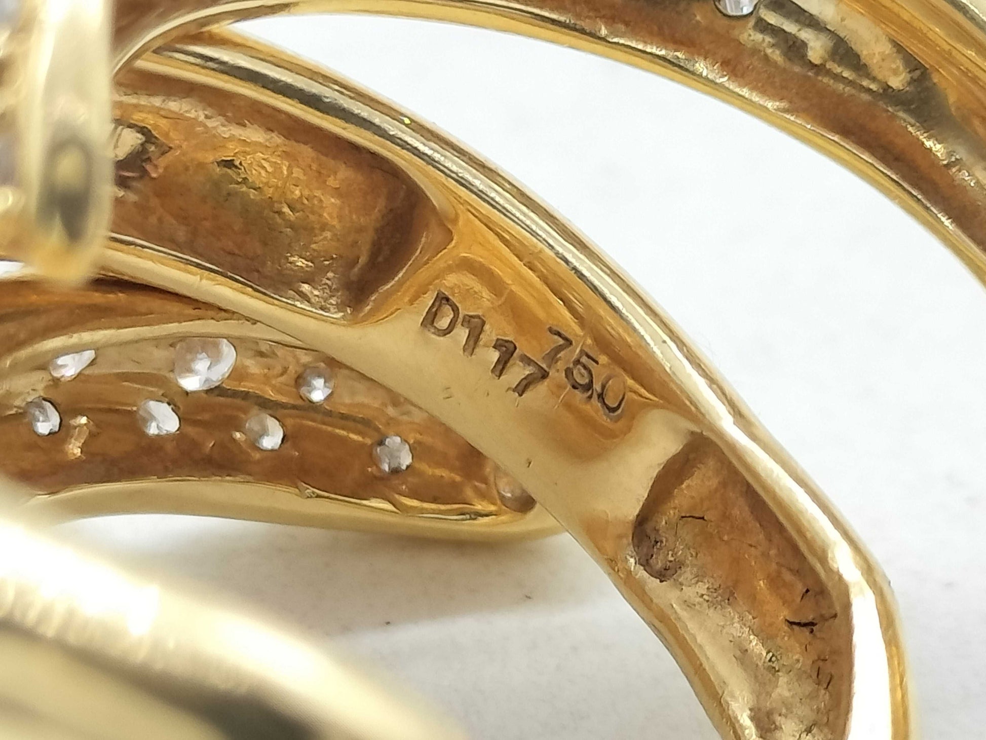 D1.17ct 750 14.6g Ring 
