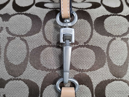 COACH Signature F17919 Signature One-Hand Shoulder Bag