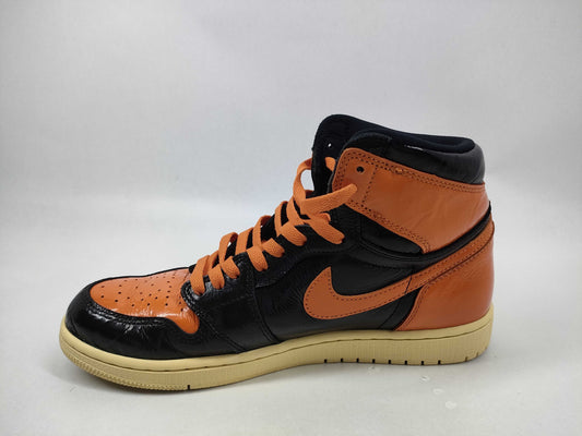 NIKE AIR JORDAN 1 RETRO HIGH 555088-028 Sneakers