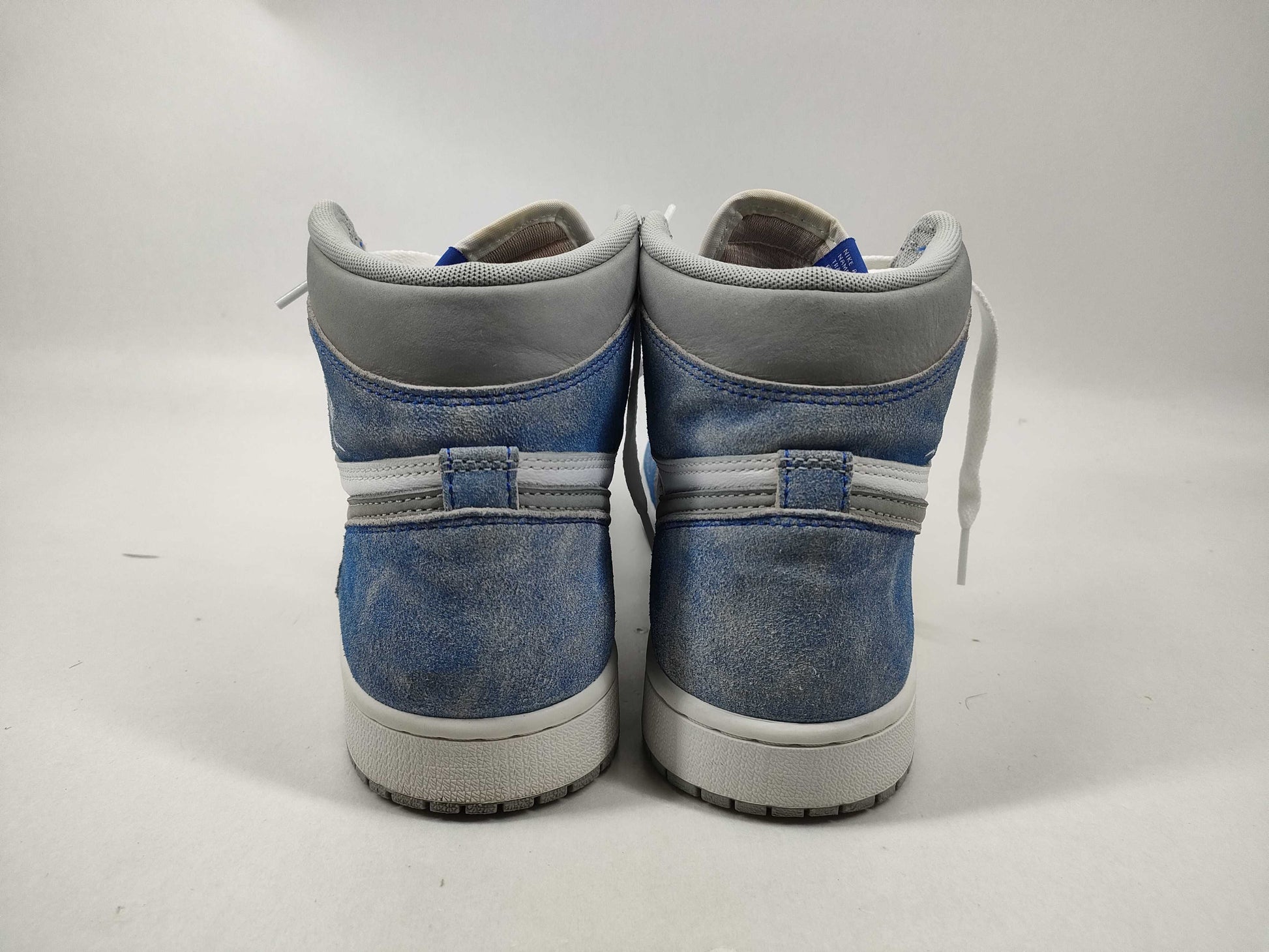 NIKE AIR JORDAN 1 RETRO HIGH 555088-402 Sneakers