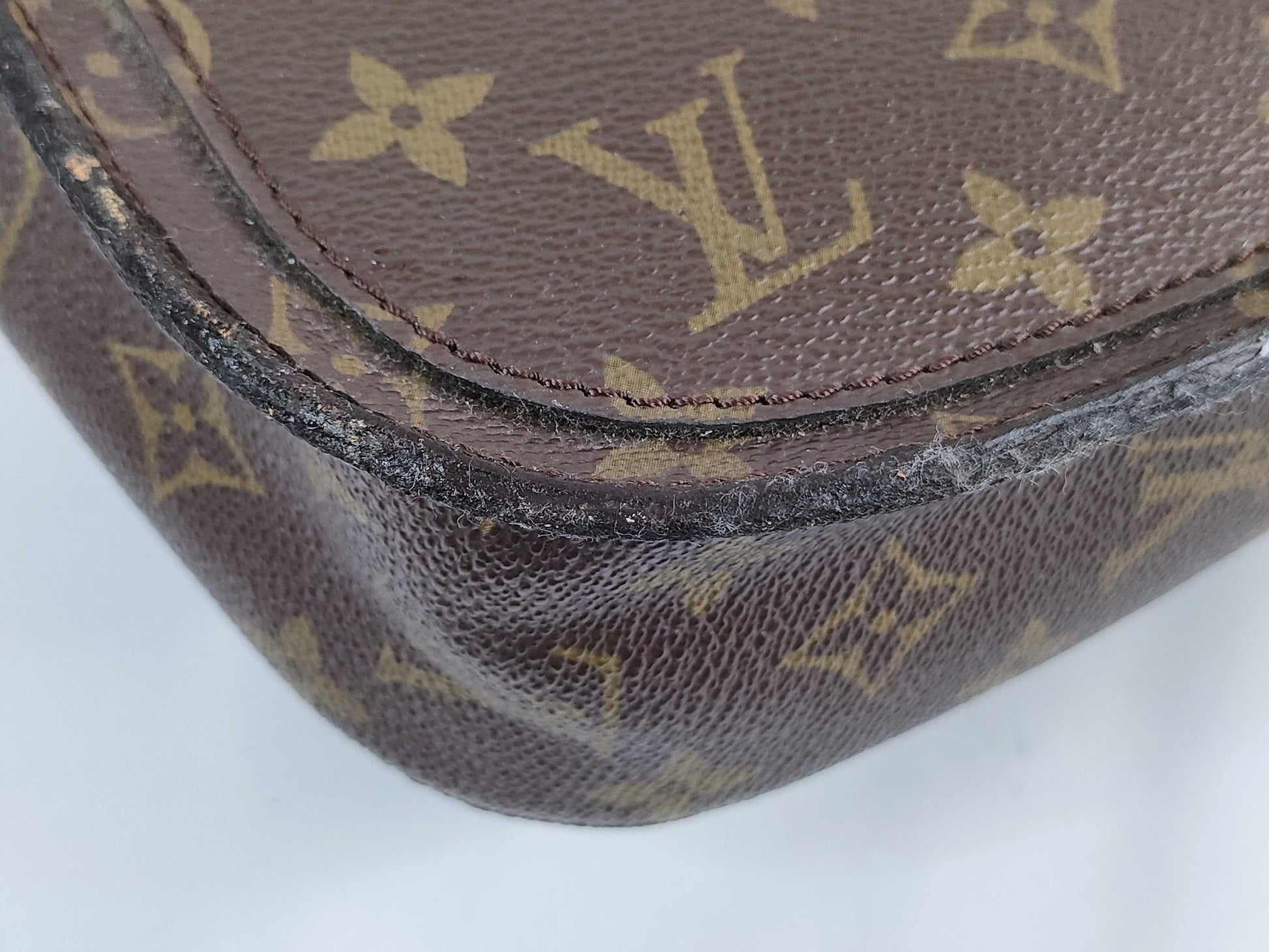 LOUIS VUITTON M51242 Monogram Saint-Cloud Shoulder Bag