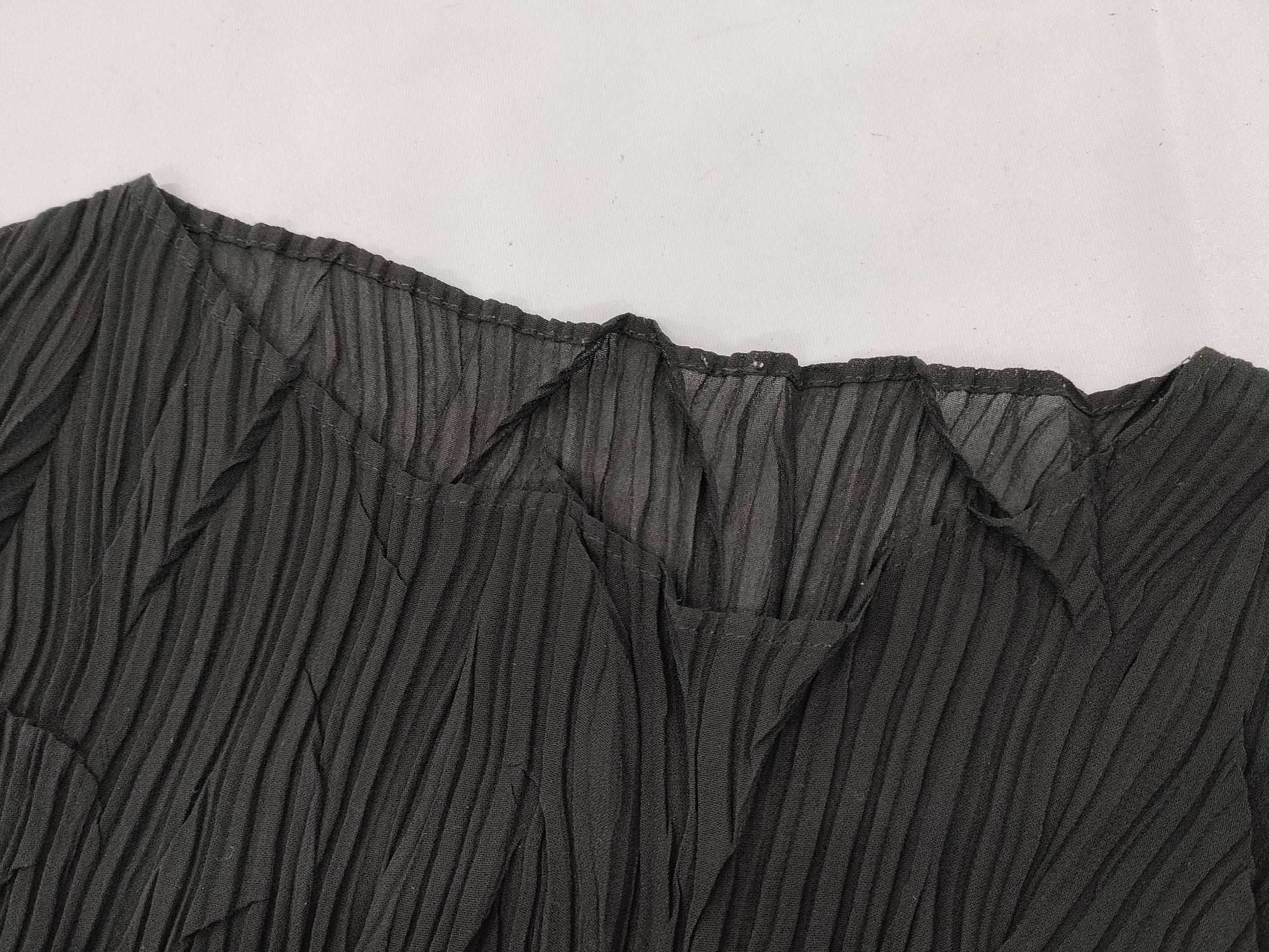 ISSEY MIYAKE Pleated Tops Tops