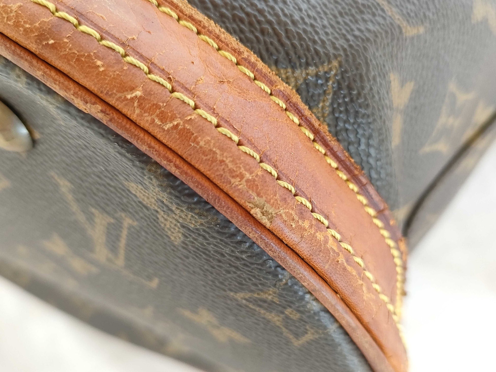 LOUIS VUITTON RFID Unverifiable, Serial Unverifiable, Monogram Bucket Tote Bag, Interior Damaged