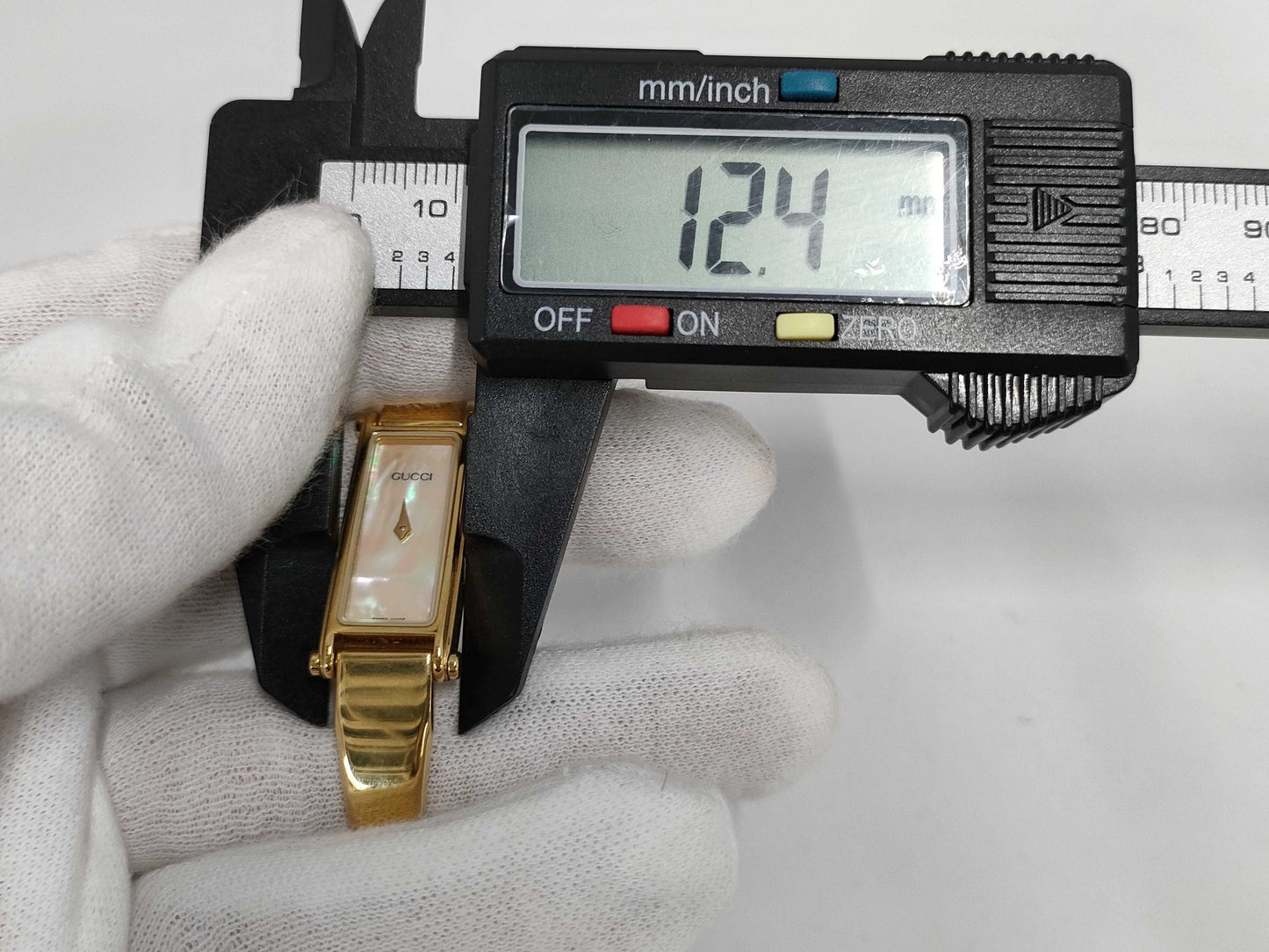 GUCCI Watch, Shell Dial, 1500, Unmoving, Women's Watch