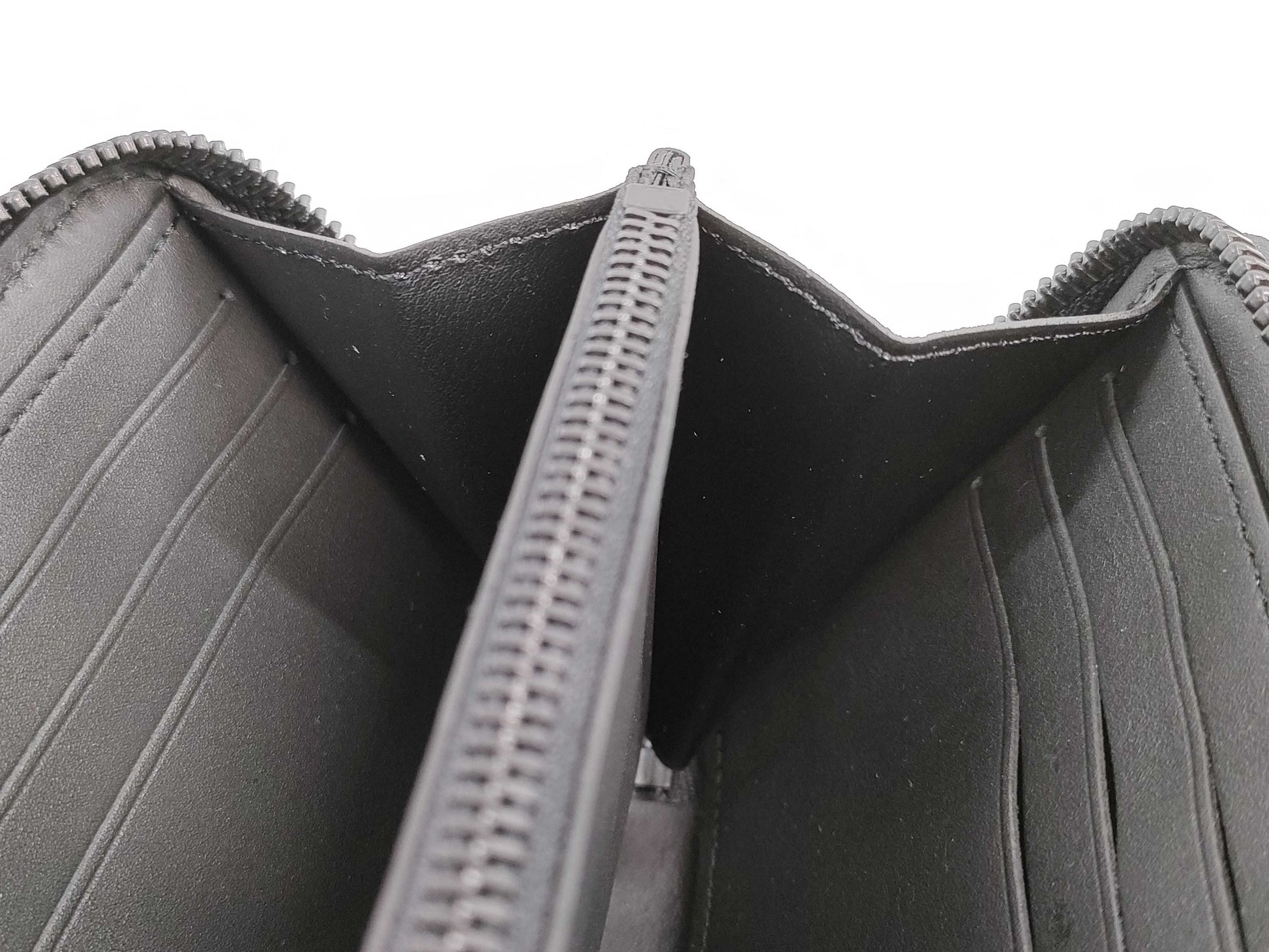 LOUIS VUITTON Monogram M80333/Shadow/Tauillon/Zippy Wallet