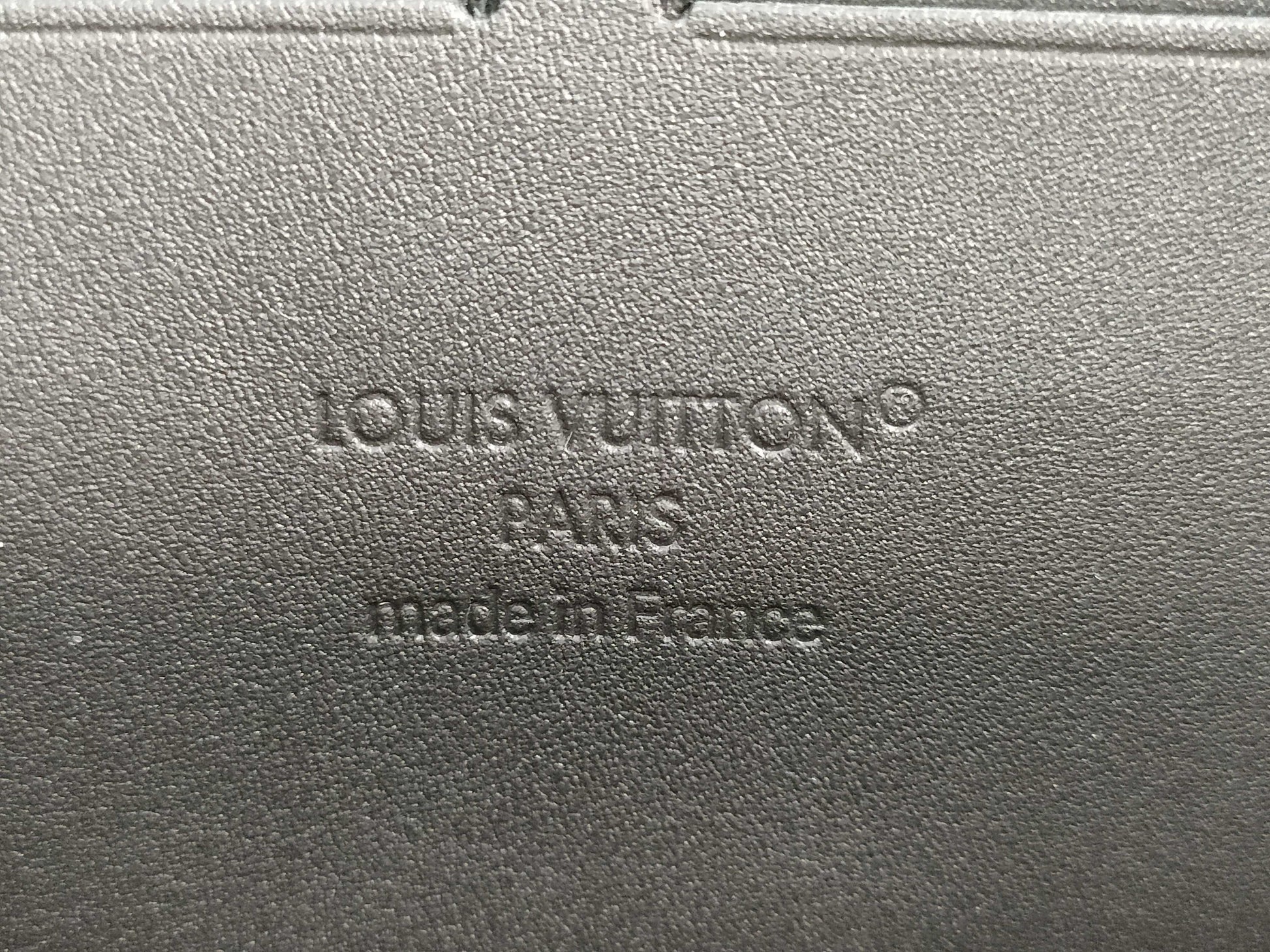 LOUIS VUITTON Monogram M80333/Shadow/Tauillon/Zippy Wallet