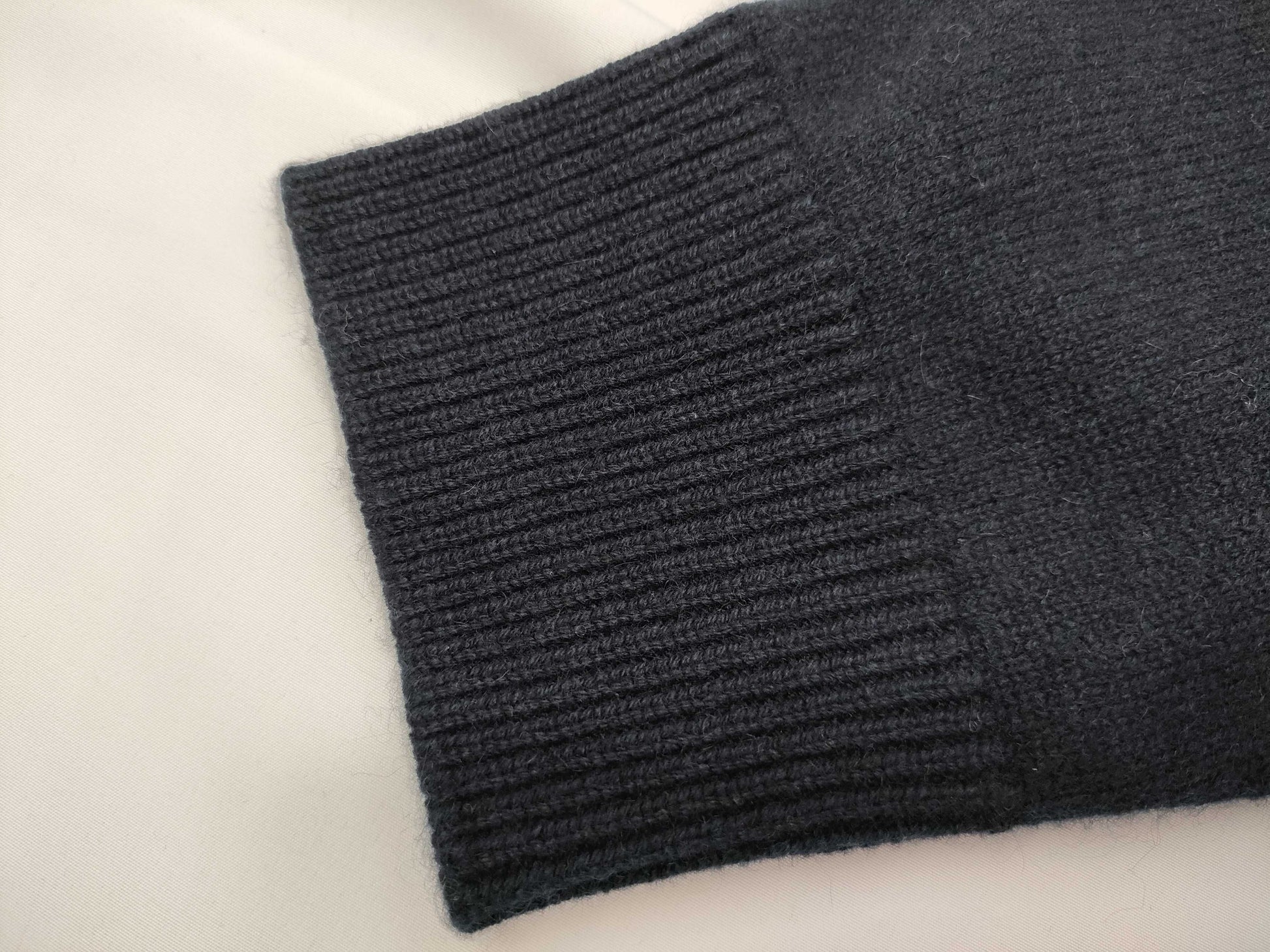 HERMES 100% Cashmere Knit Cardigan