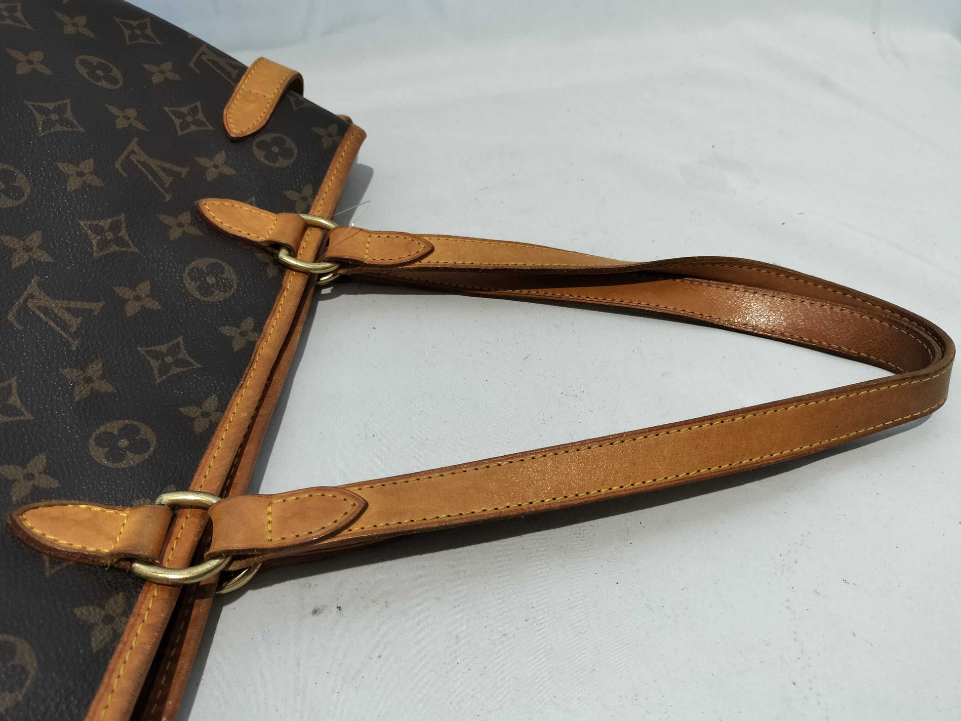LOUIS VUITTON Monogram Batignolles Horizontal Handbag