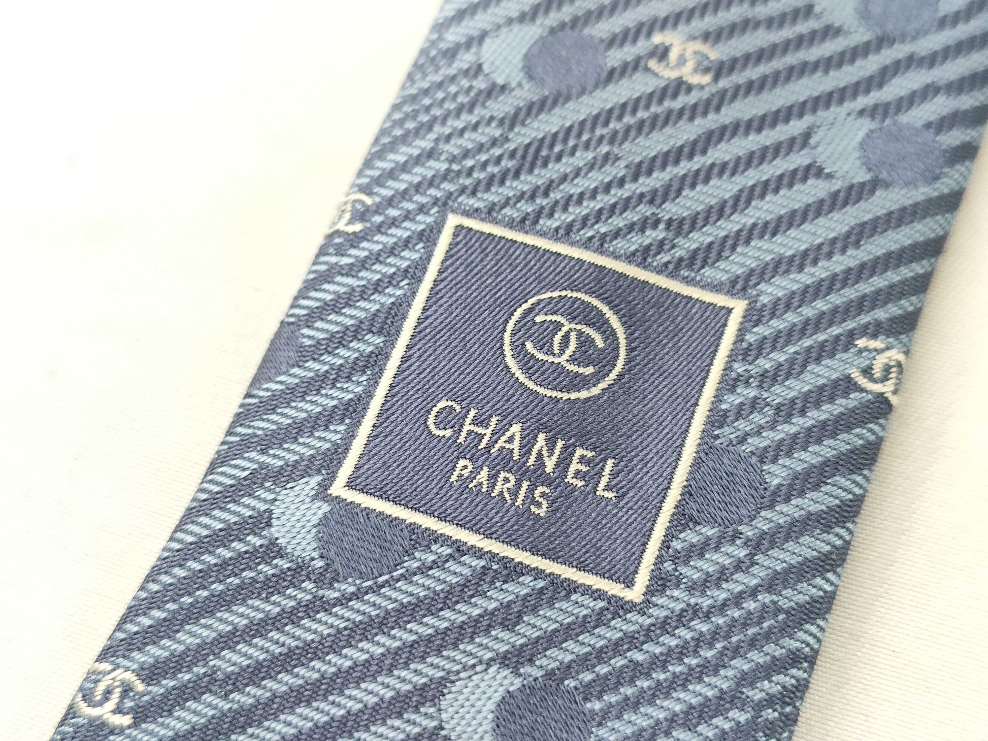 CHANEL unused tie