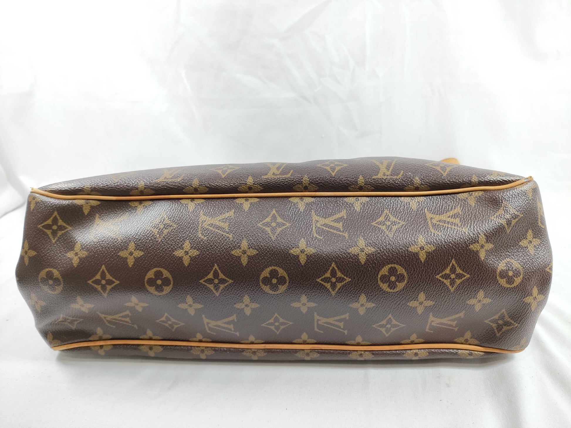 LOUIS VUITTON M51154 Monogram Batignolles Horizontal Handbag
