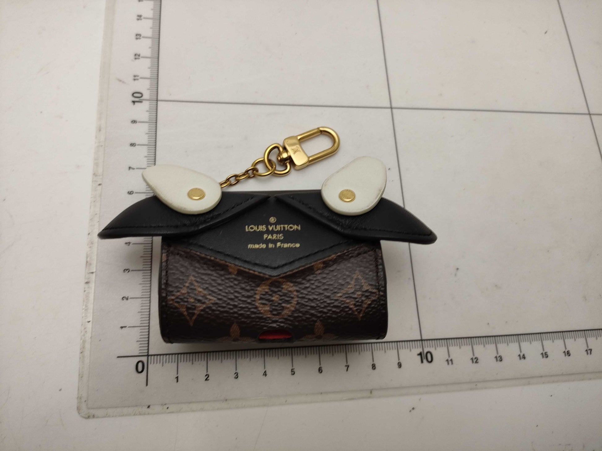 LOUIS VUITTON Monogram G10568 iPod Case Cow Other Accessories