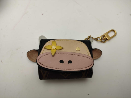 LOUIS VUITTON Monogram G10568 iPod Case Cow Other Accessories