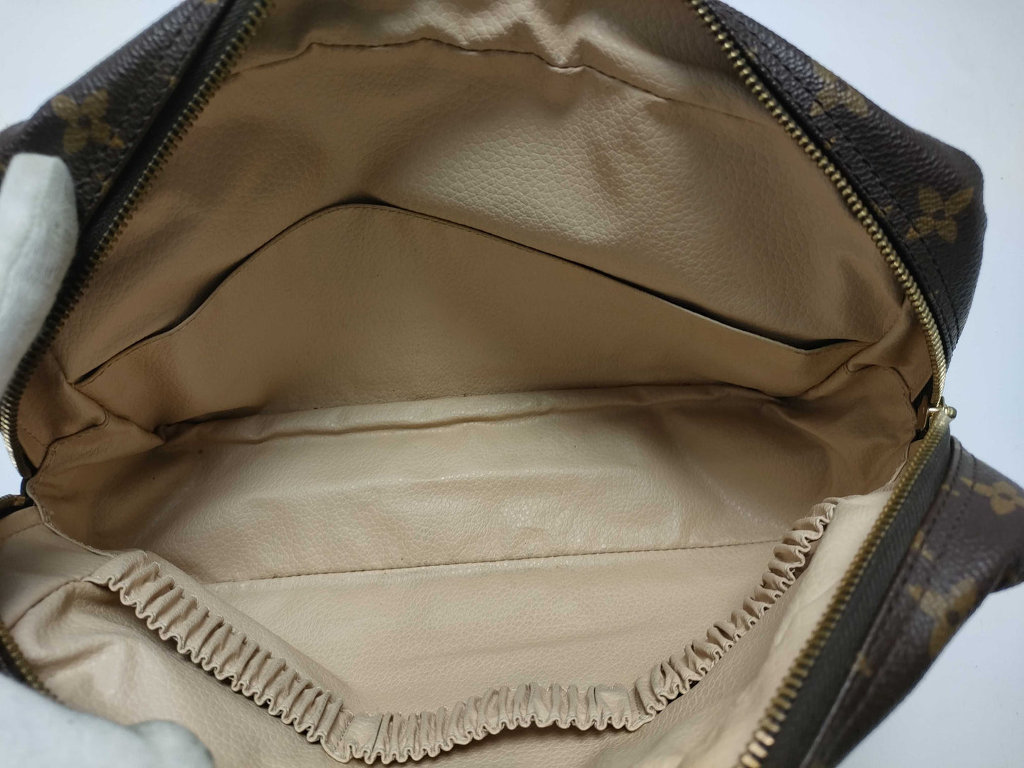 LOUIS VUITTON Monogram Truest Wallet 28 Second Bag