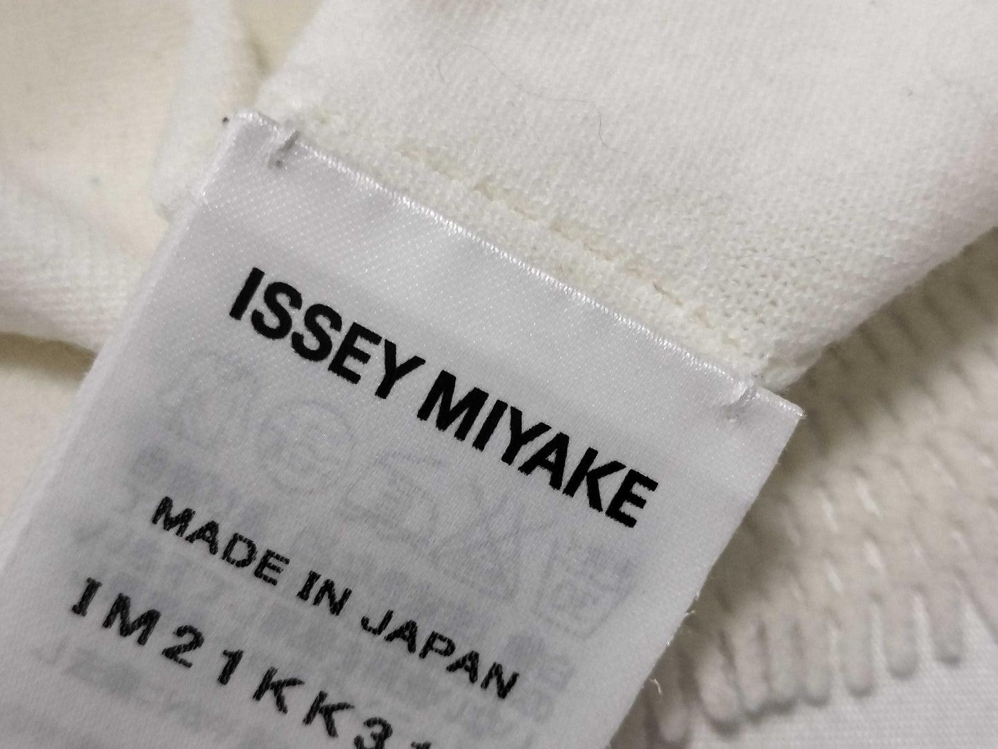ISSEY MIYAKE Women's White Tops Tops