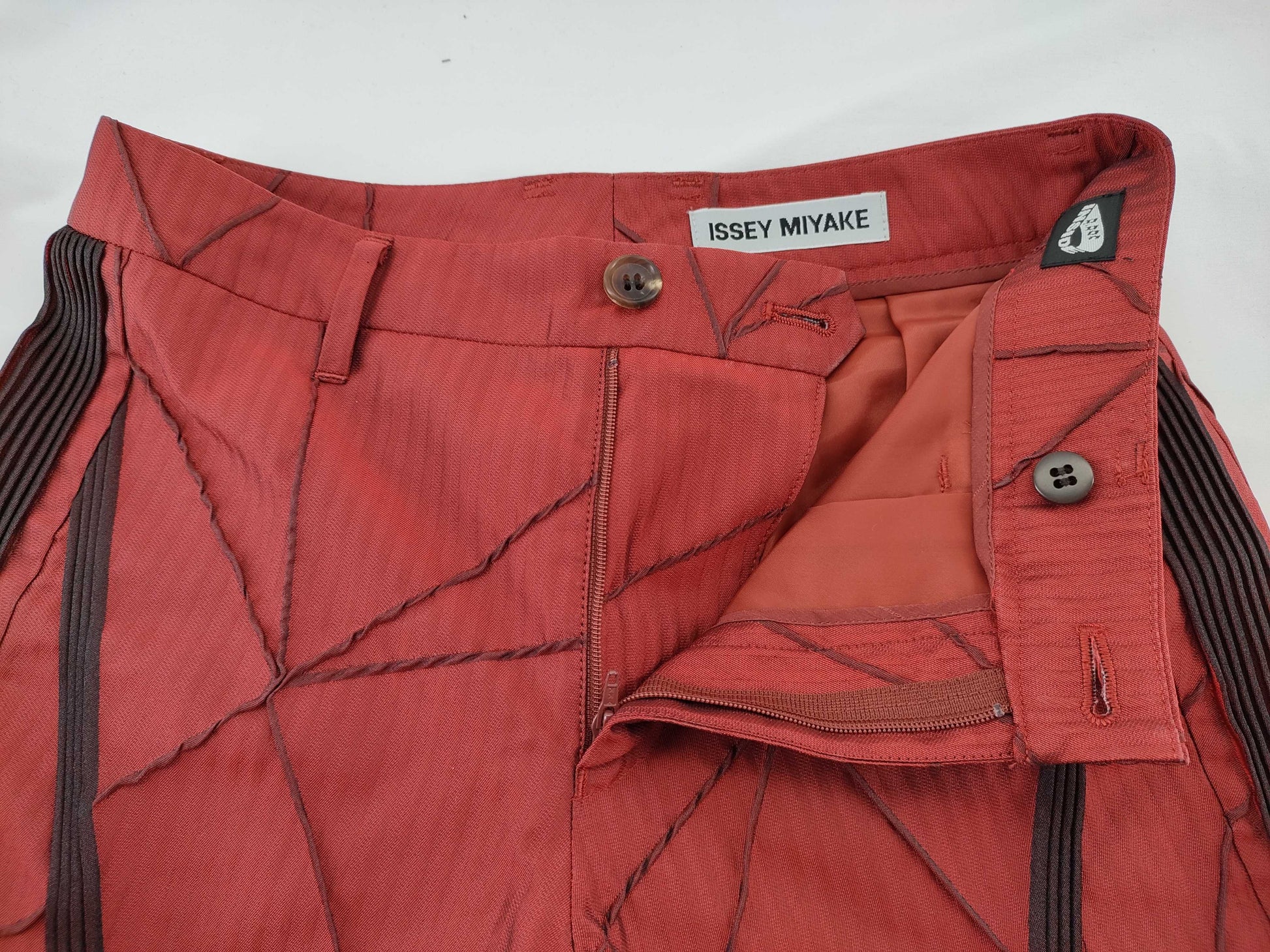 ISSEY MIYAKE Women's Bottoms Red Pants