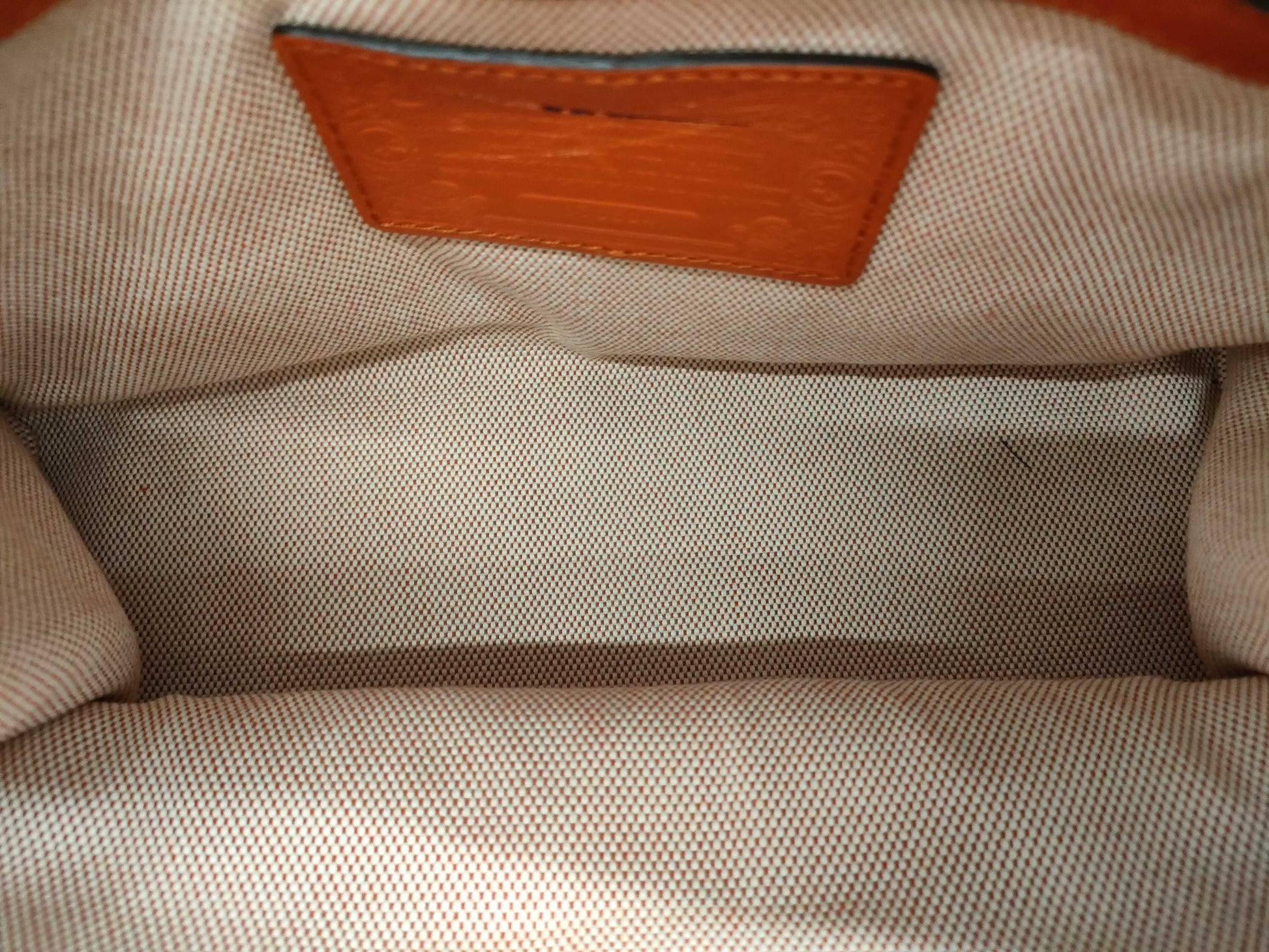 HUNTING WORLD Leather Logo Plate Handbag Handbag