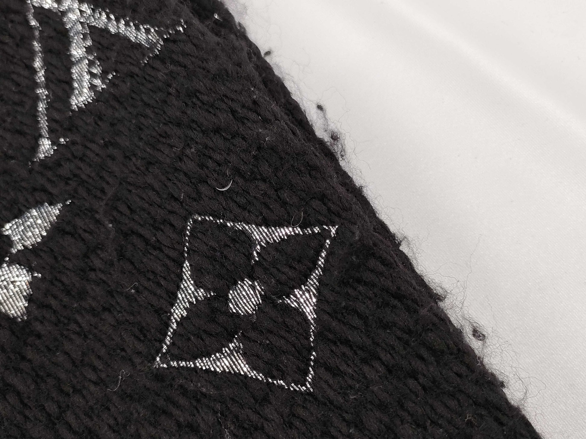 LOUIS VUITTON M75833 Echarpe Logomania Shine Scarf Noir