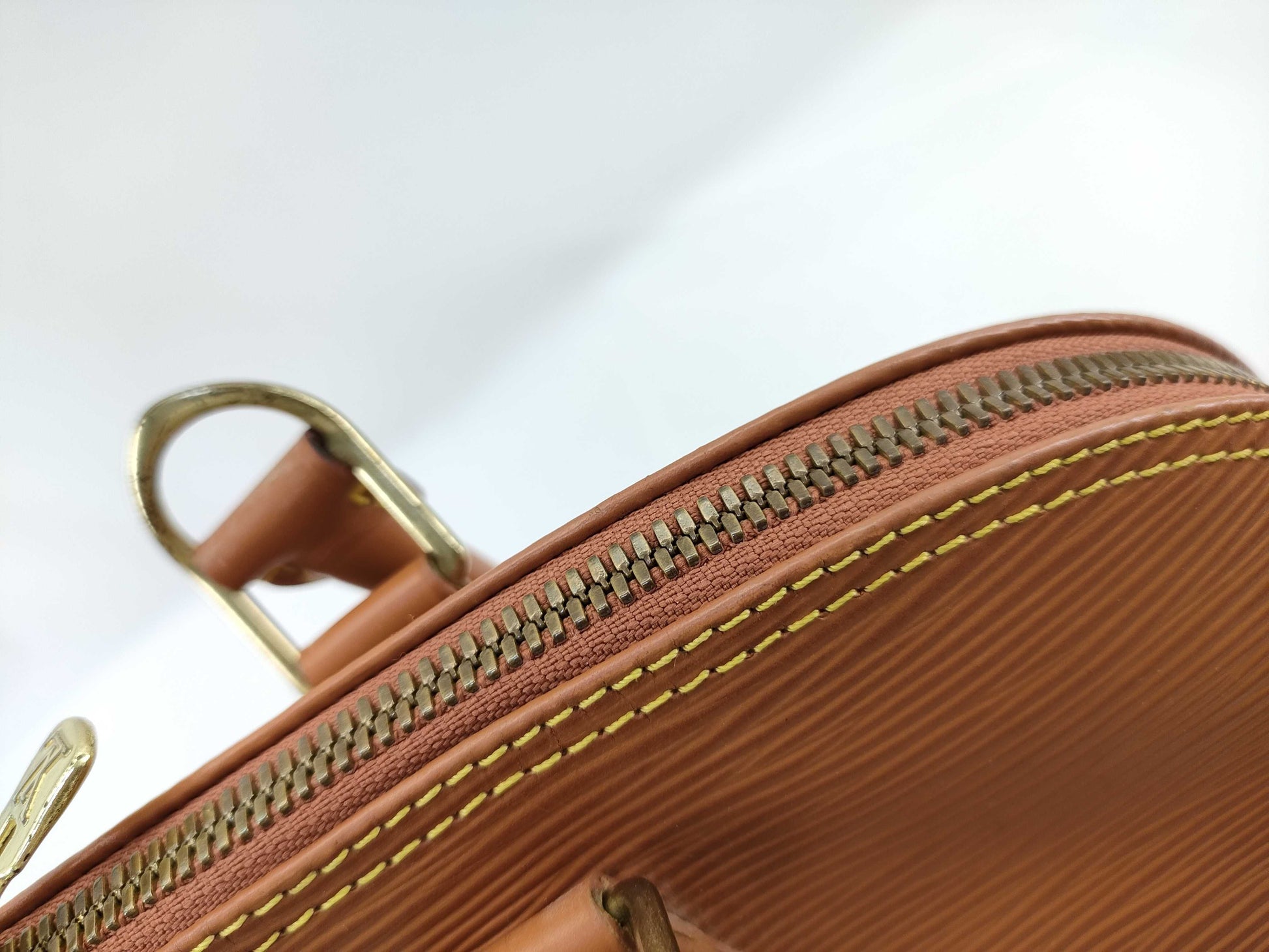 LOUIS VUITTON M52148 Epi Alma Handbag