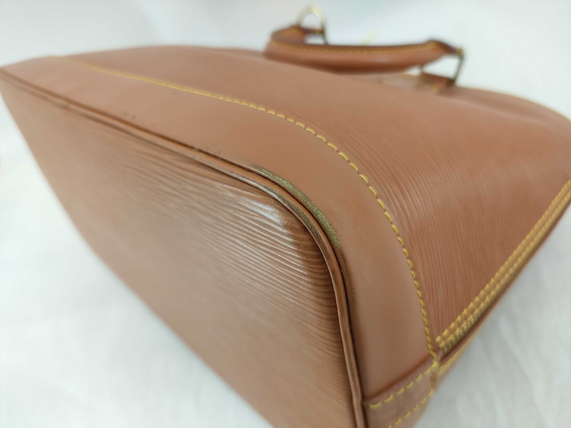 LOUIS VUITTON M52148 Epi Alma Handbag