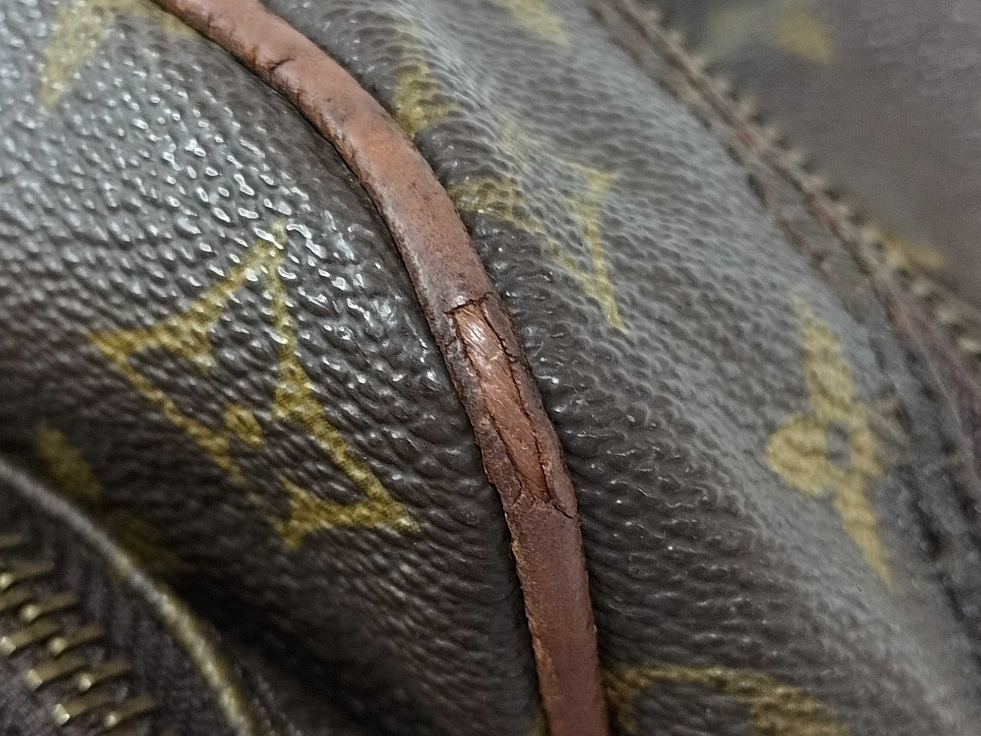 LOUIS VUITTON M45244 Monogram Migratour Old Nile Shoulder Bag
