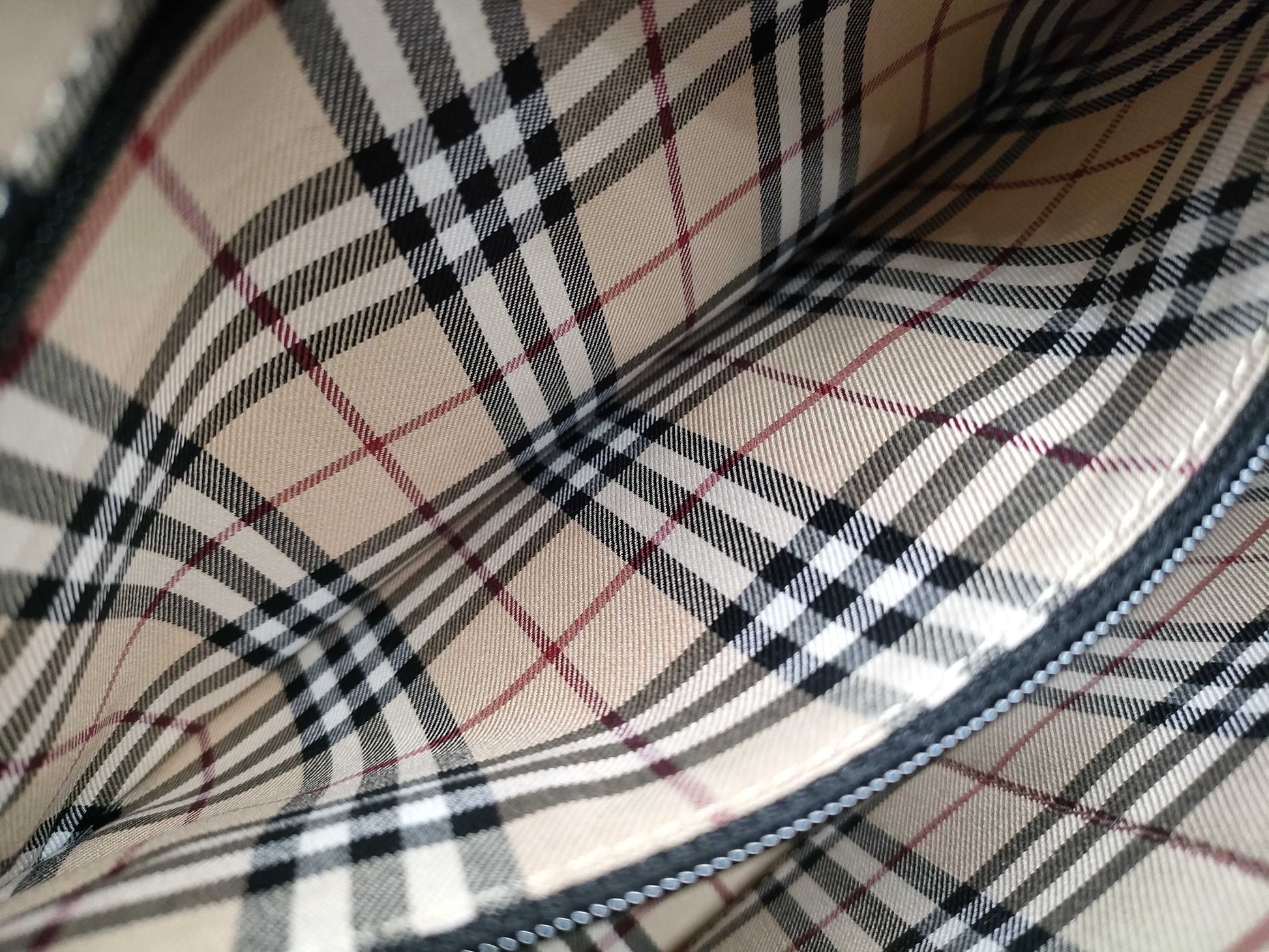 BURBERRY Leather Handbag with Nova Check Interior