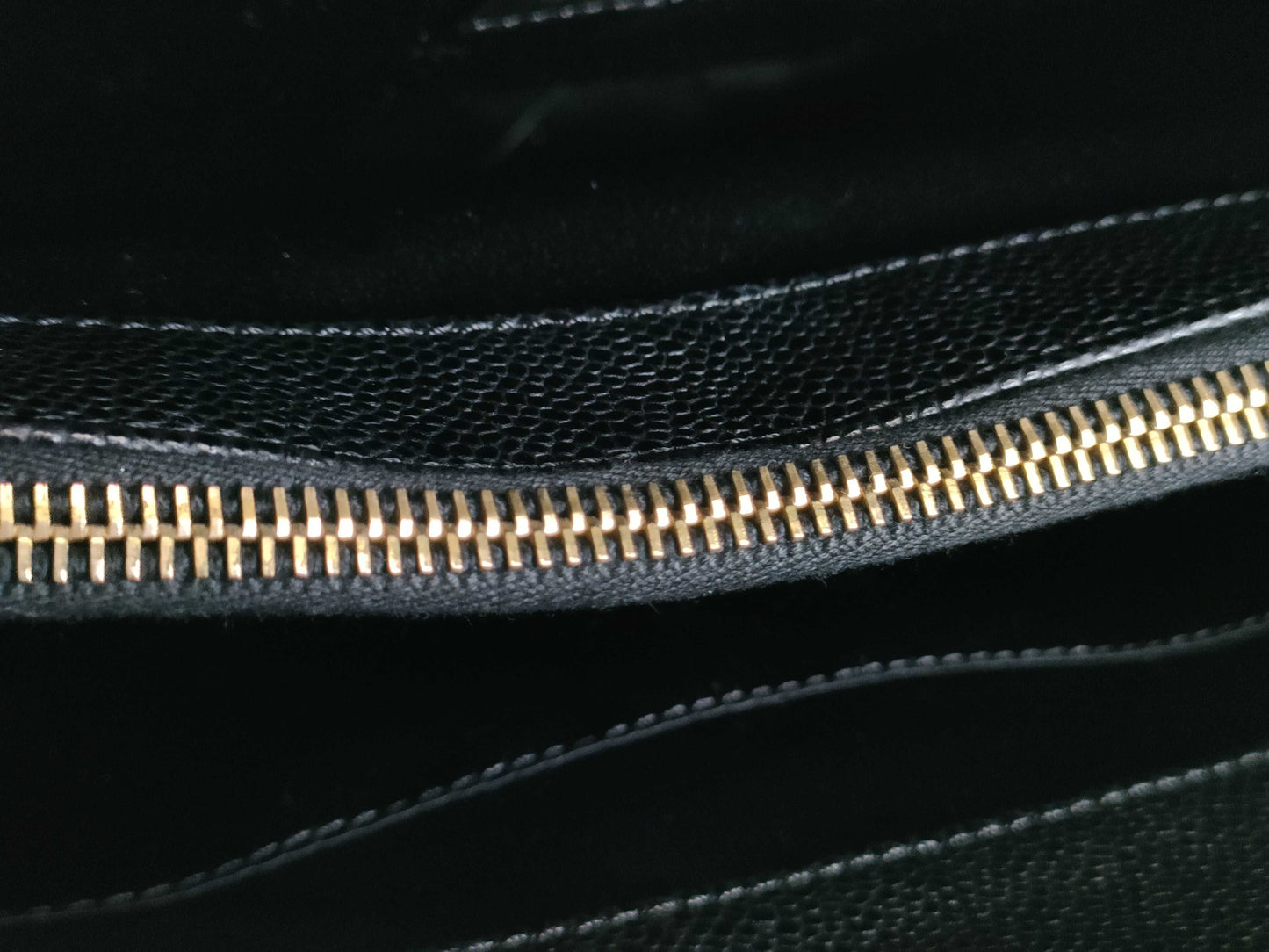 CHANEL Caviar Skin GST Chain Tote Bag