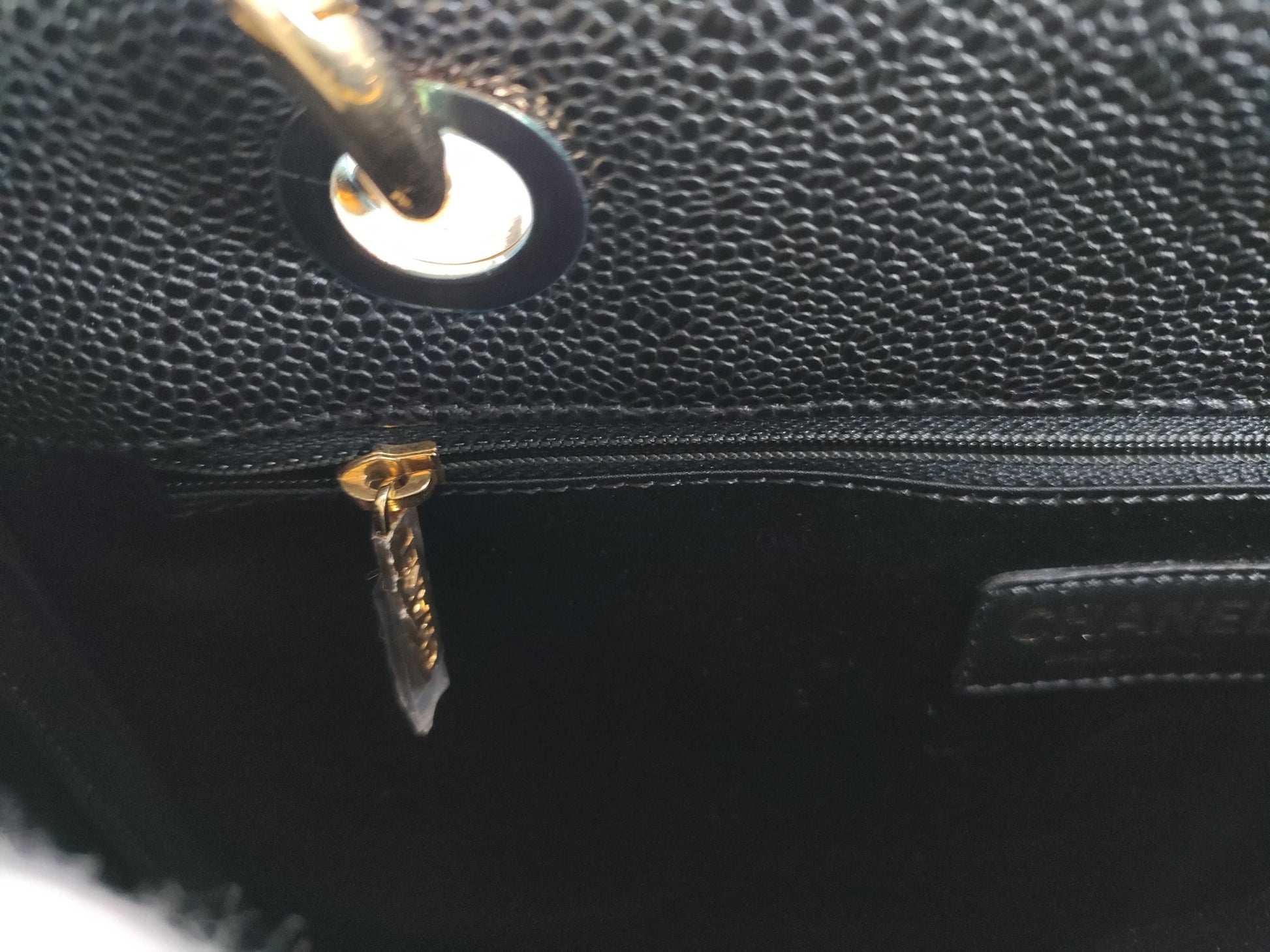 CHANEL Caviar Skin GST Chain Tote Bag