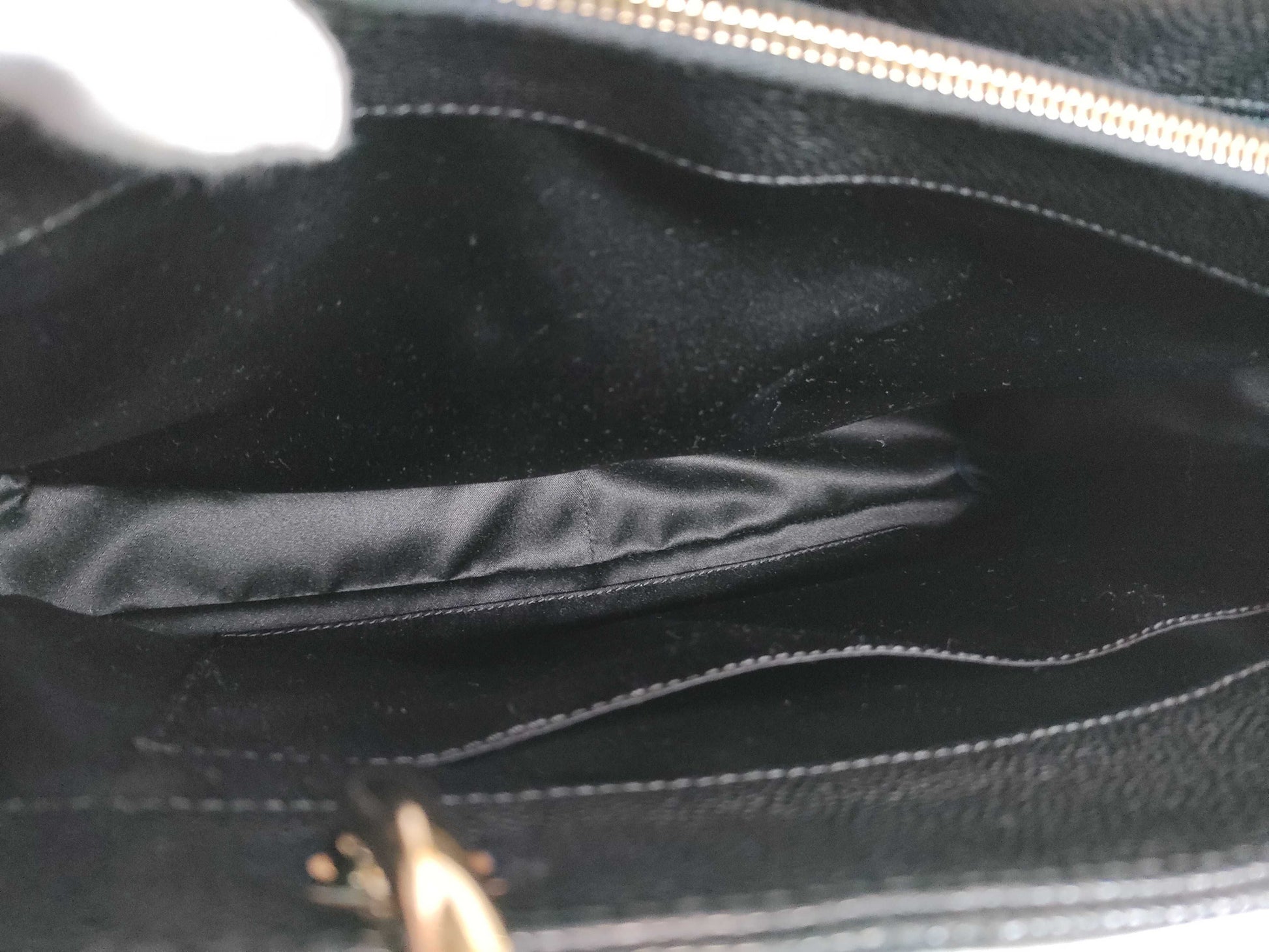CHANEL Caviar Skin GST Chain Tote Bag
