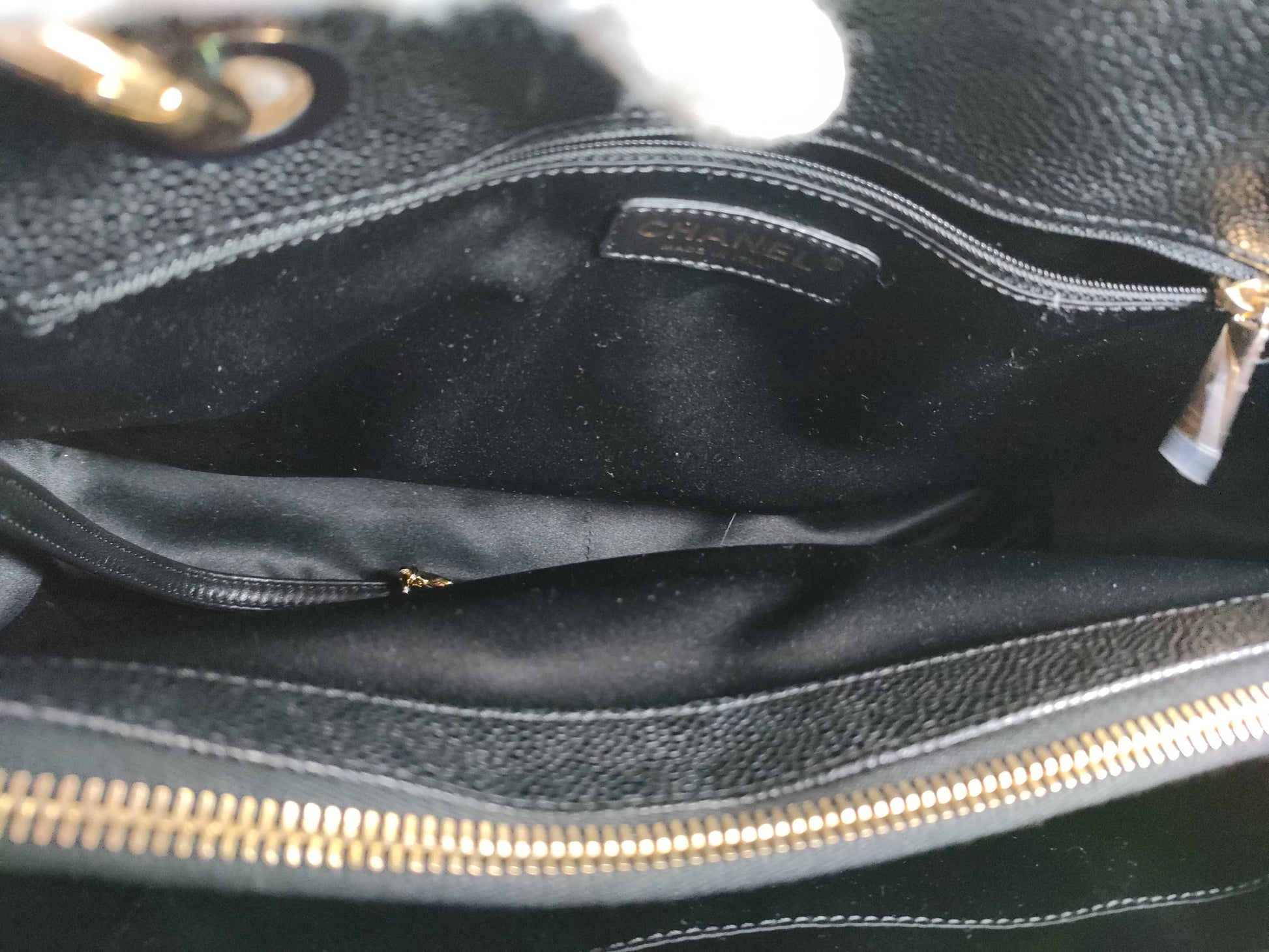 CHANEL Caviar Skin GST Chain Tote Bag