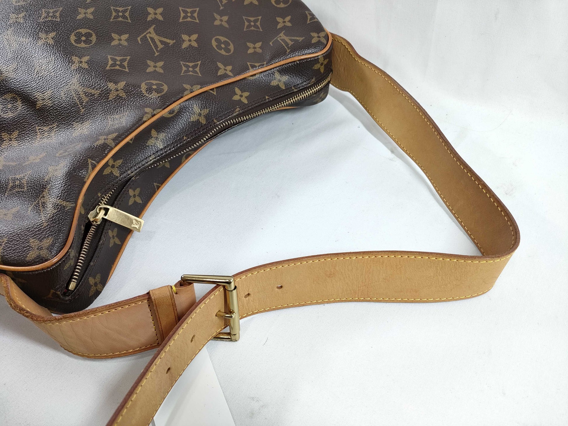 LOUIS VUITTON [Serial] CA0023 Monogram M51512 Croissant MM Handbag