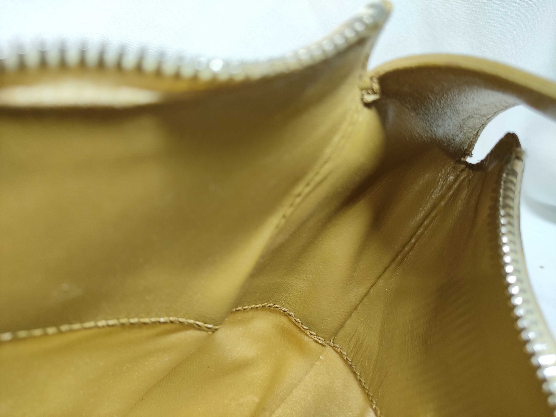 PRADA Leather One-Shoulder/Complementary Color/Mustard Shoulder Bag