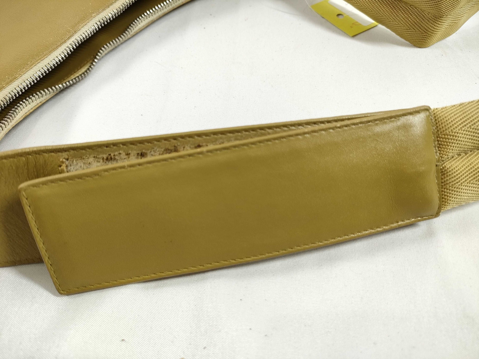 PRADA Leather One-Shoulder/Complementary Color/Mustard Shoulder Bag