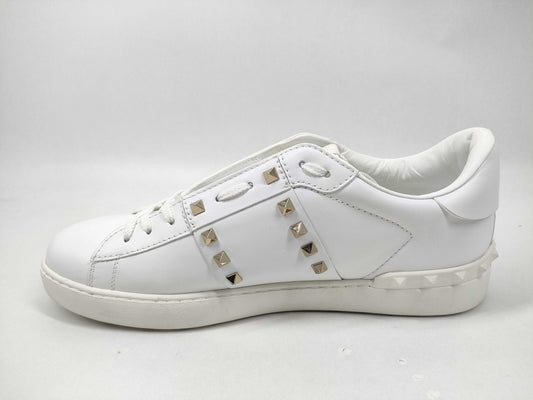 MARIO VALENTINO Valentino Garavani Studded Sneakers