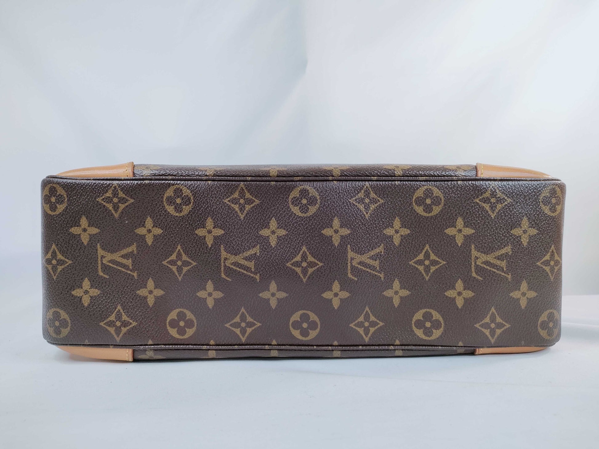 LOUIS VUITTON M51260 Monogram Boulogne 35 Shoulder Bag