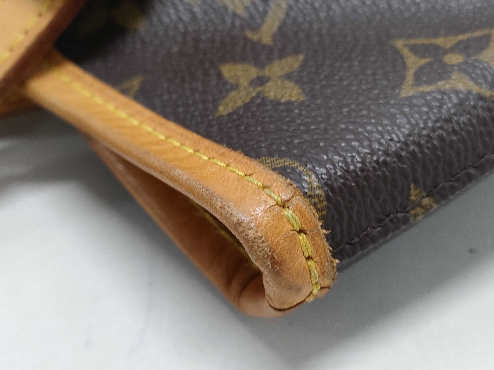 LOUIS VUITTON Monogram M42238 Bucket PM Tote Bag 