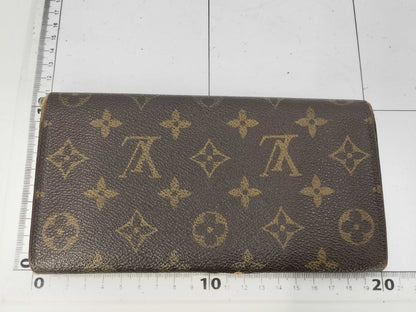 LOUIS VUITTON Monogram International Wallet