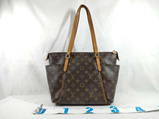 LOUIS VUITTON M56689 Monogram M56689 Totally MM/CP Comic Handbag