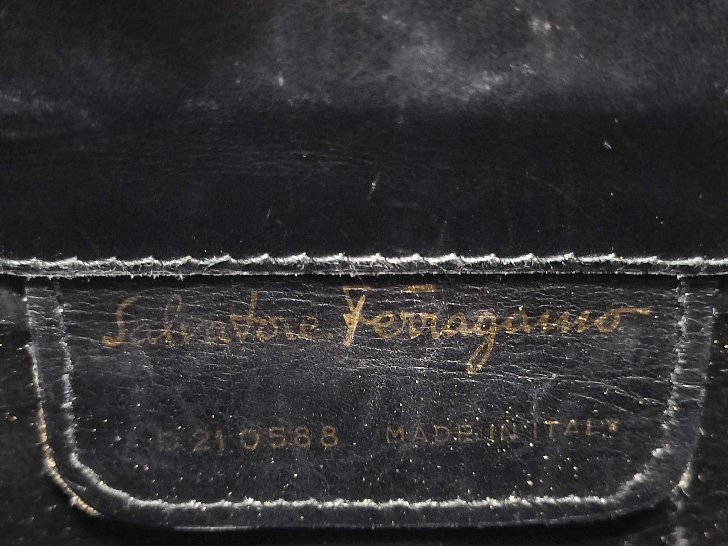 Salvatore Ferragamo Vara Leather/Shoulder Bag